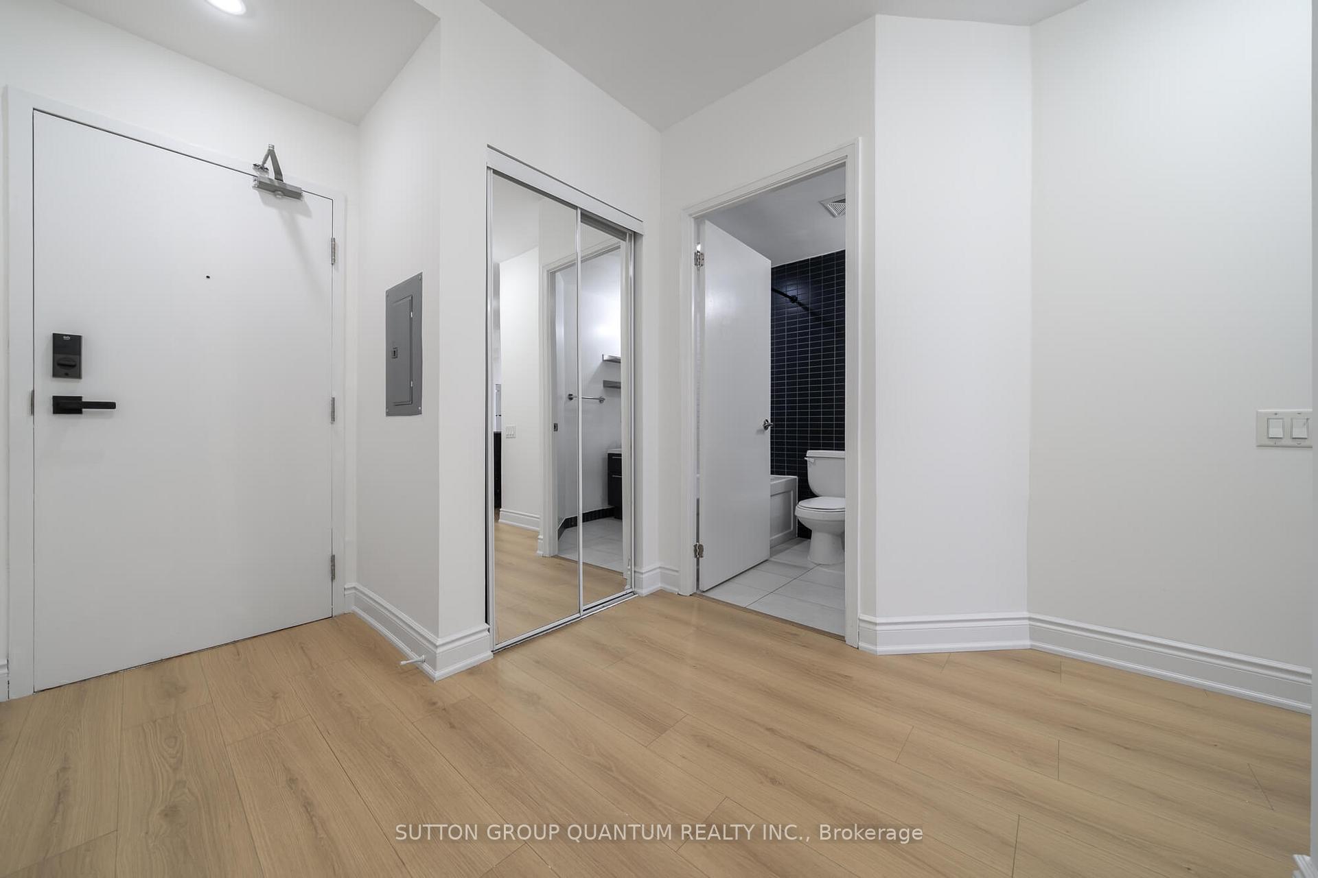 Photo 4 of Unit 1902, 21 Carlton Street, Toronto, Church-Yonge Corridor — HOMEH