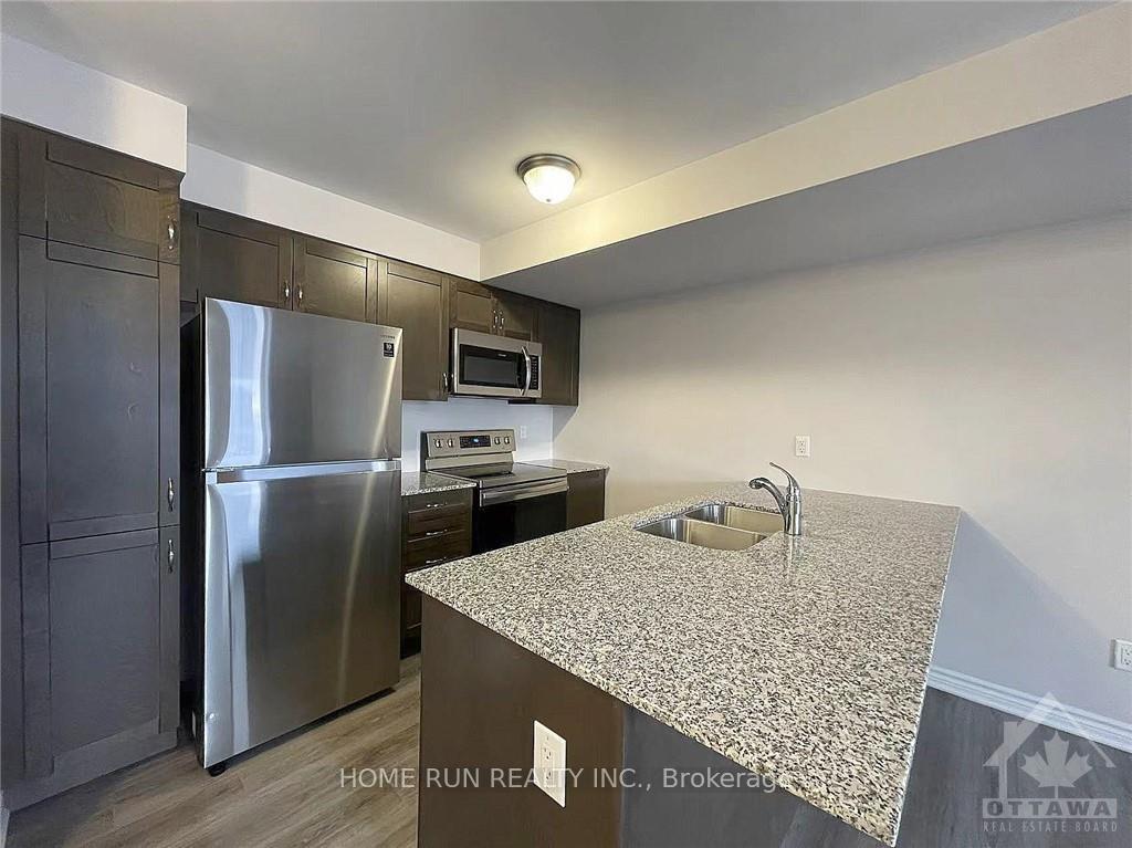 Photo 4 of 114 Walleye, Ottawa, Barrhaven - Half Moon Bay — HOMEH