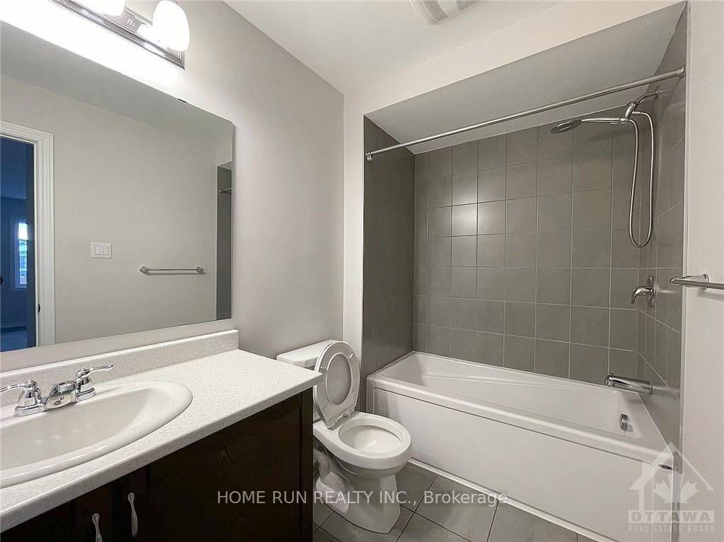 Photo 8 of 114 Walleye, Ottawa, Barrhaven - Half Moon Bay — HOMEH