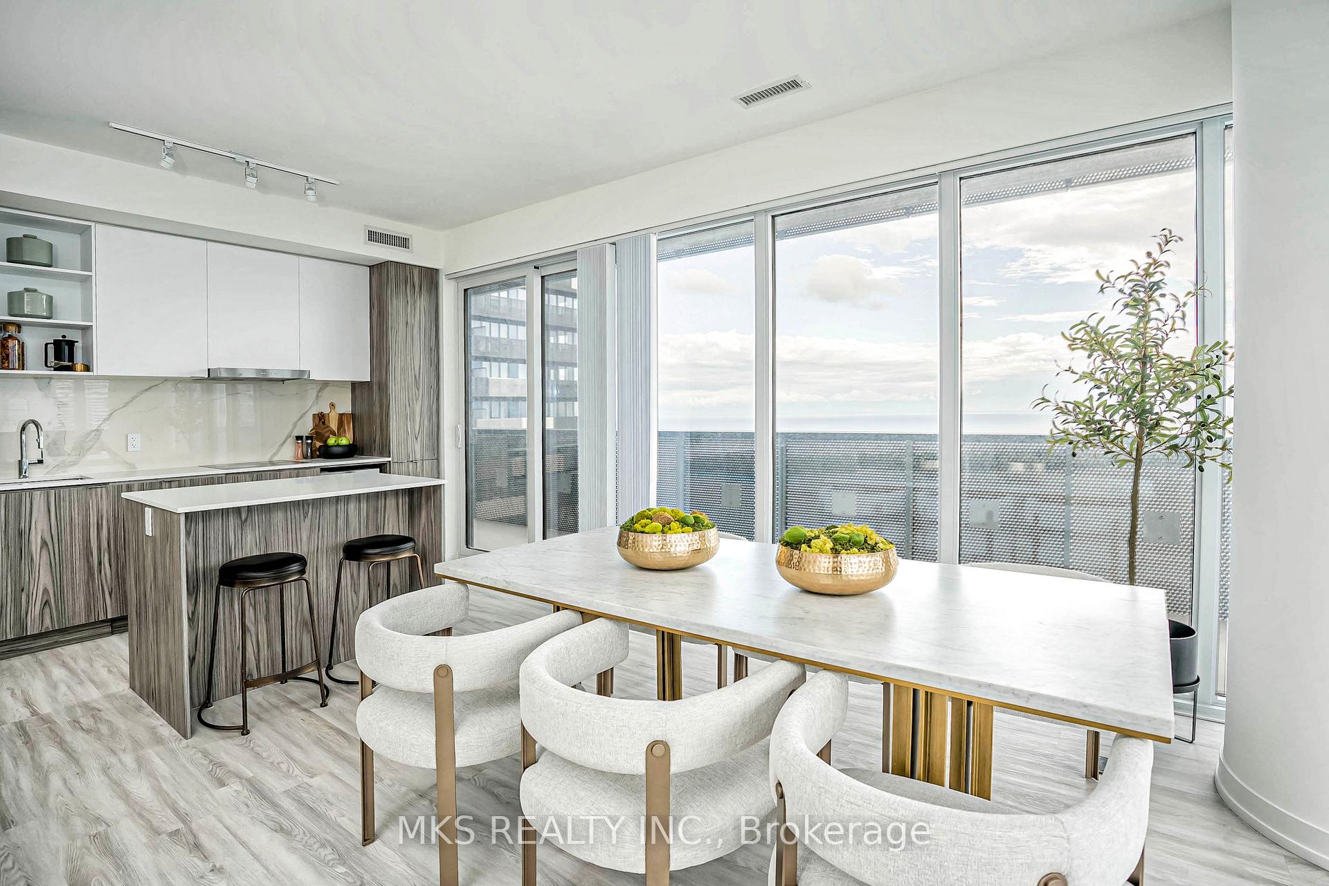 Photo 8 of Unit 6311, 55 Cooper Street, Toronto, Waterfront Communities — HOMEH