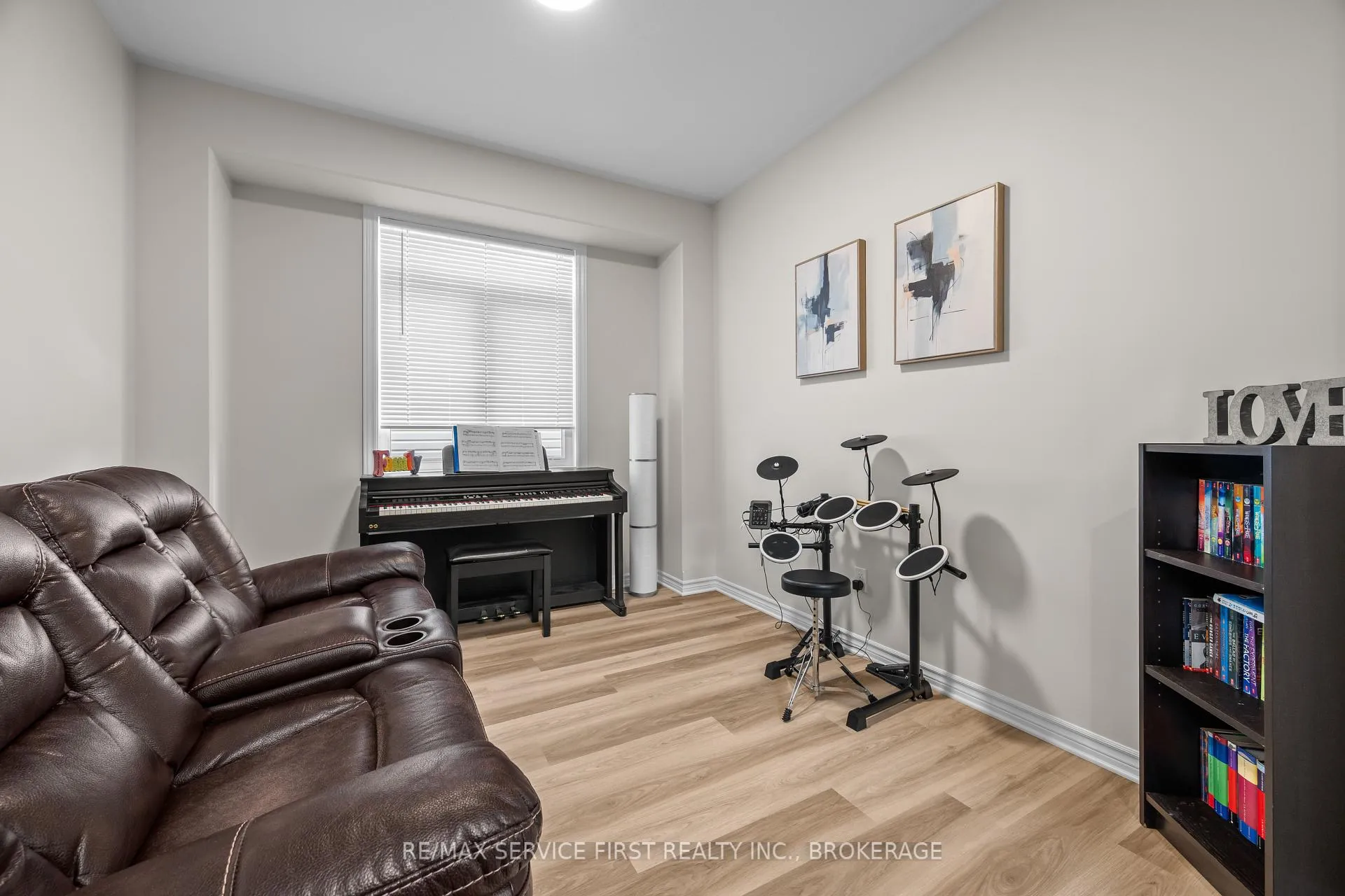 Photo 16 of 1314 Turnbull Way, Kingston, City Northwest — HOMEH