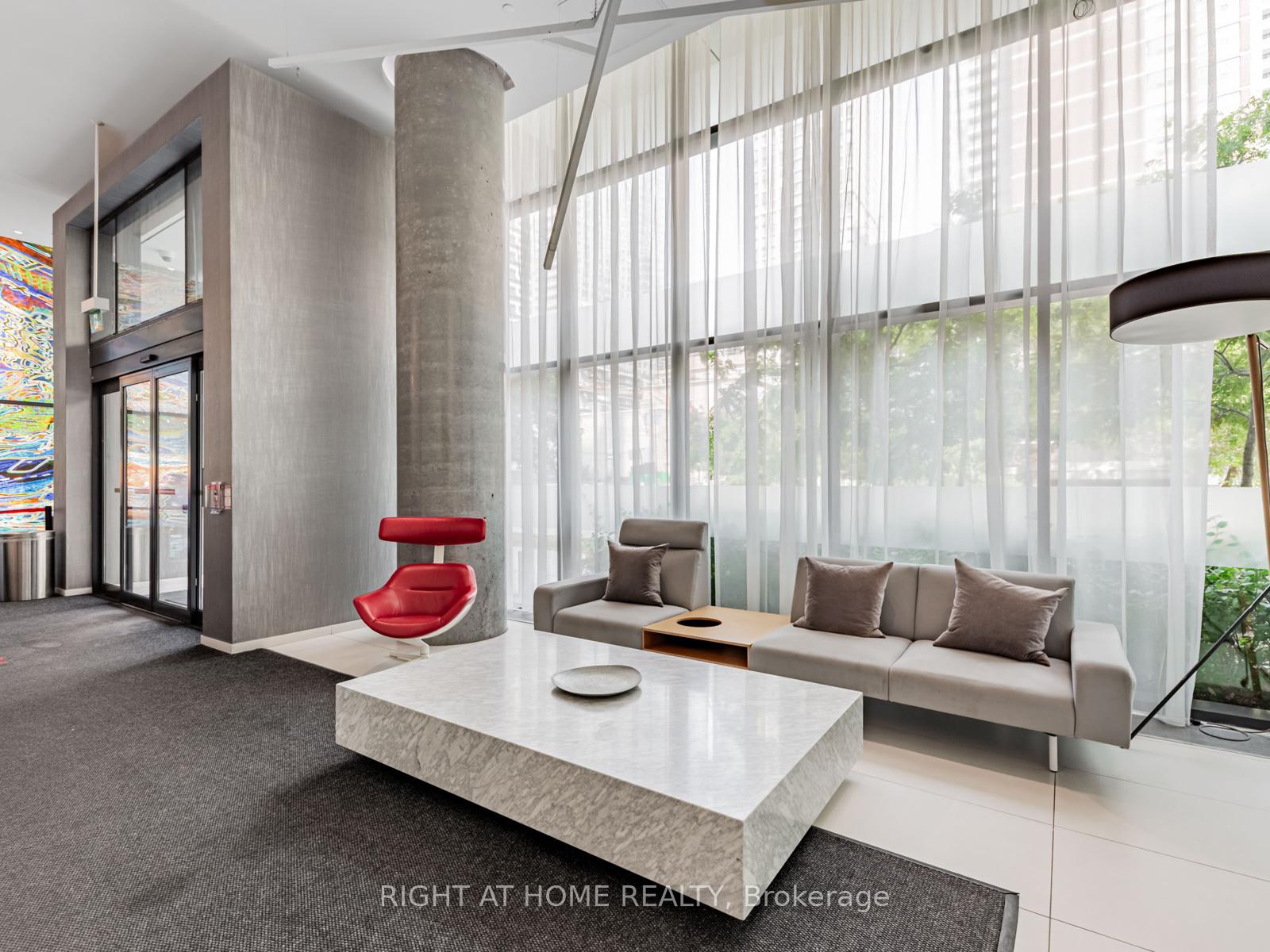 Photo 3 of Unit 3110, 185 Roehampton Avenue, Toronto, Mount Pleasant West — HOMEH