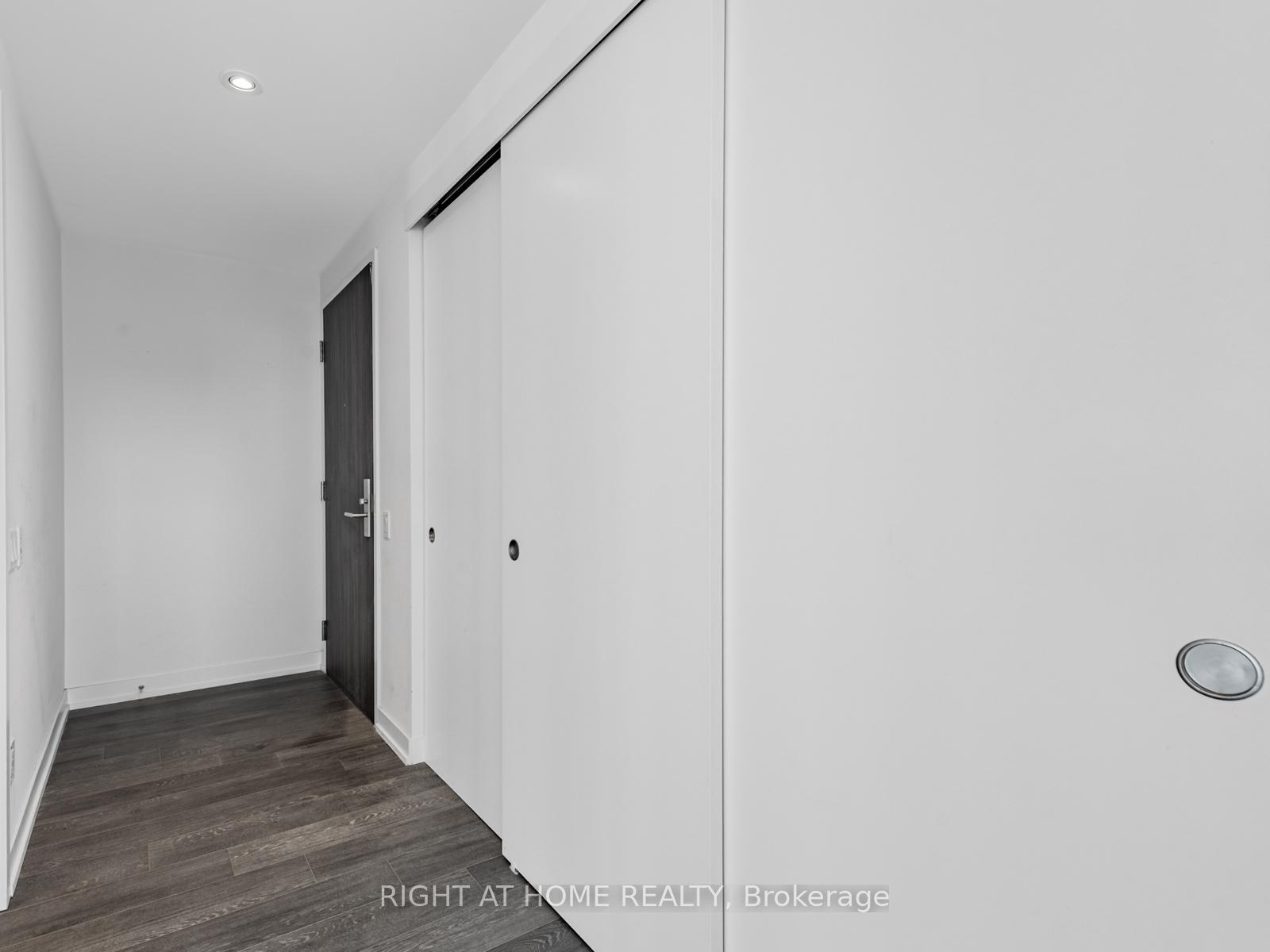 Photo 4 of Unit 3110, 185 Roehampton Avenue, Toronto, Mount Pleasant West — HOMEH