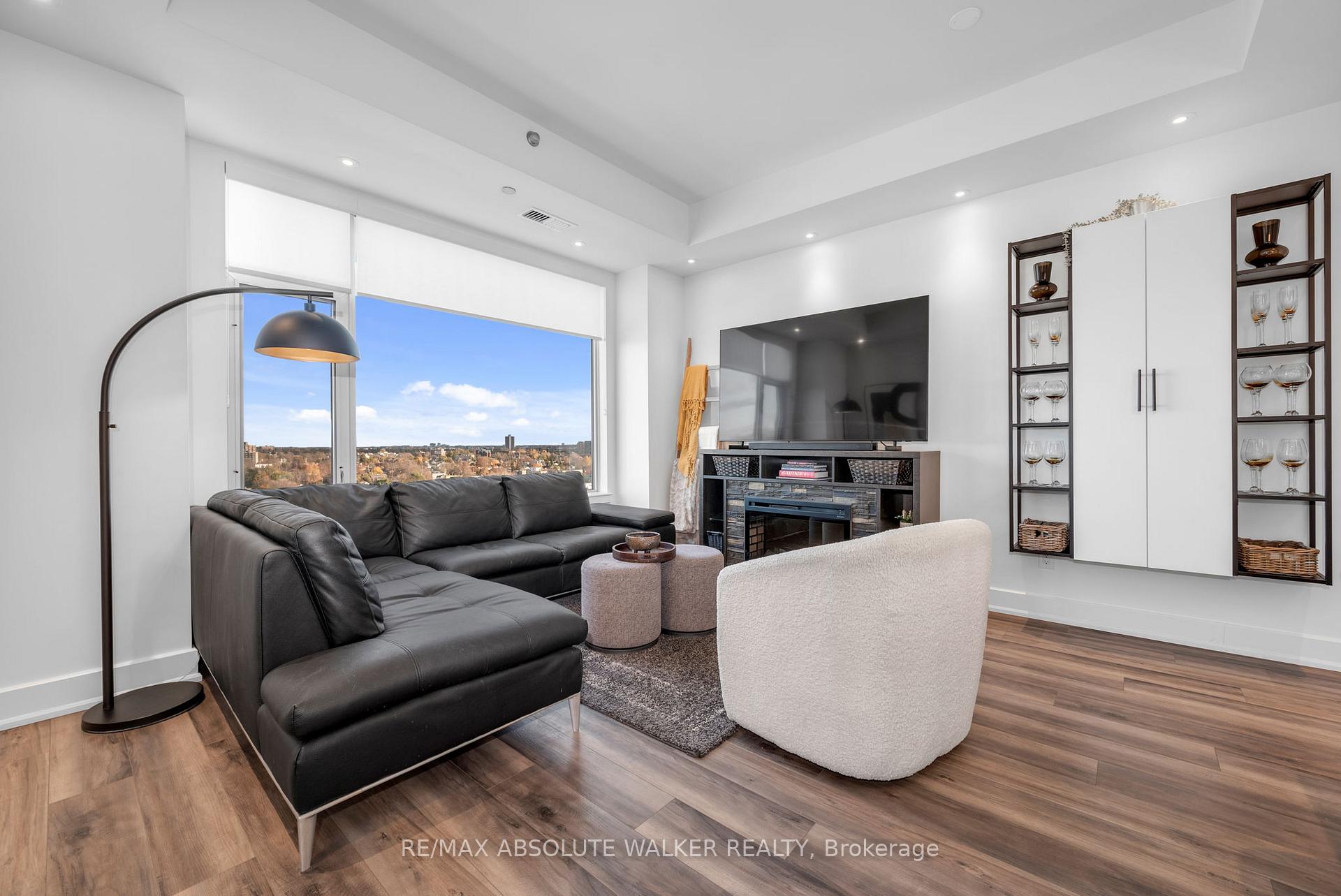 Photo 7 of Unit 1006, 7 Marquette Avenue, Ottawa, Vanier — HOMEH