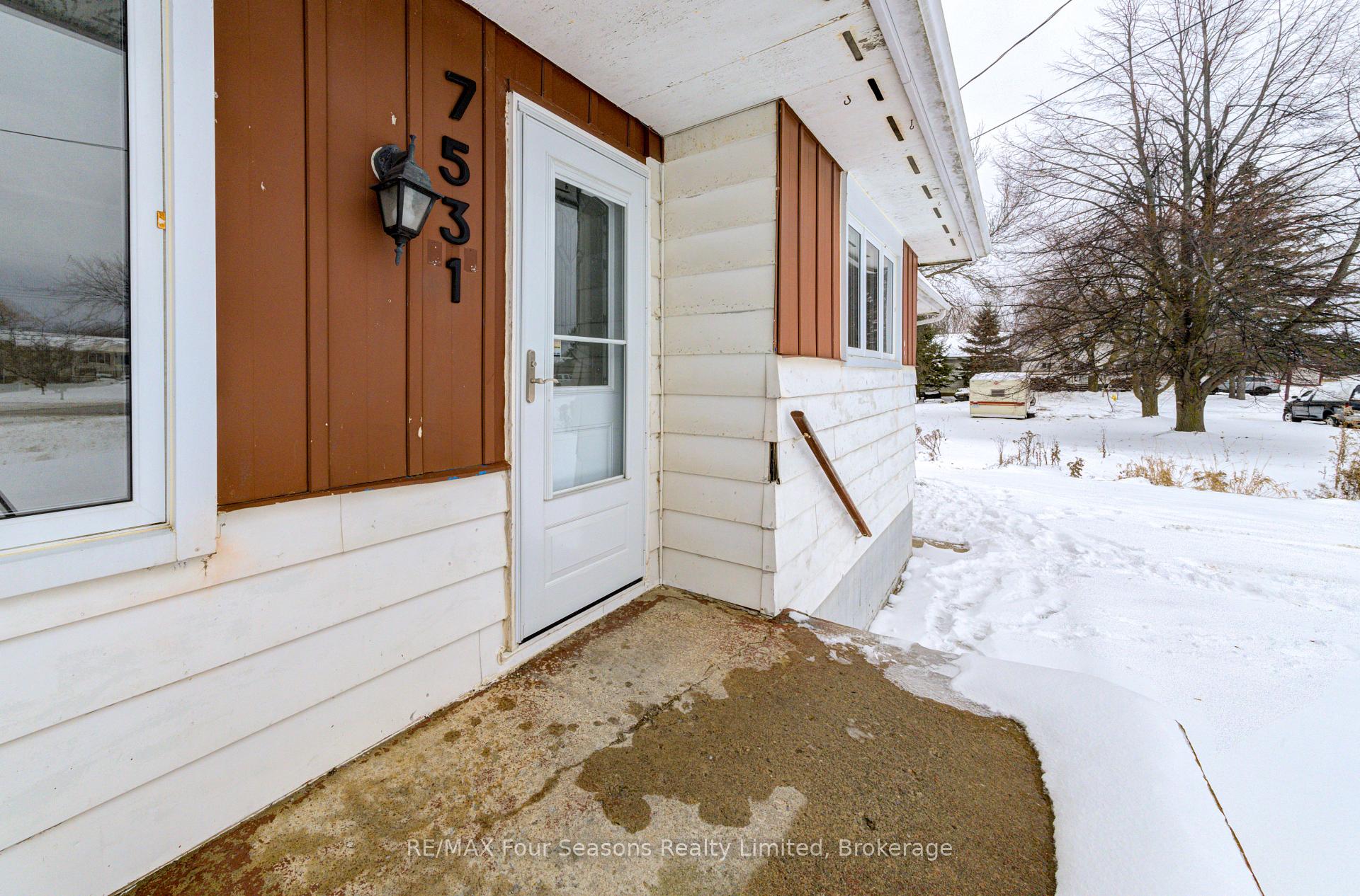 Photo 3 of 7531 County Road 91, Clearview, Stayner — HOMEH