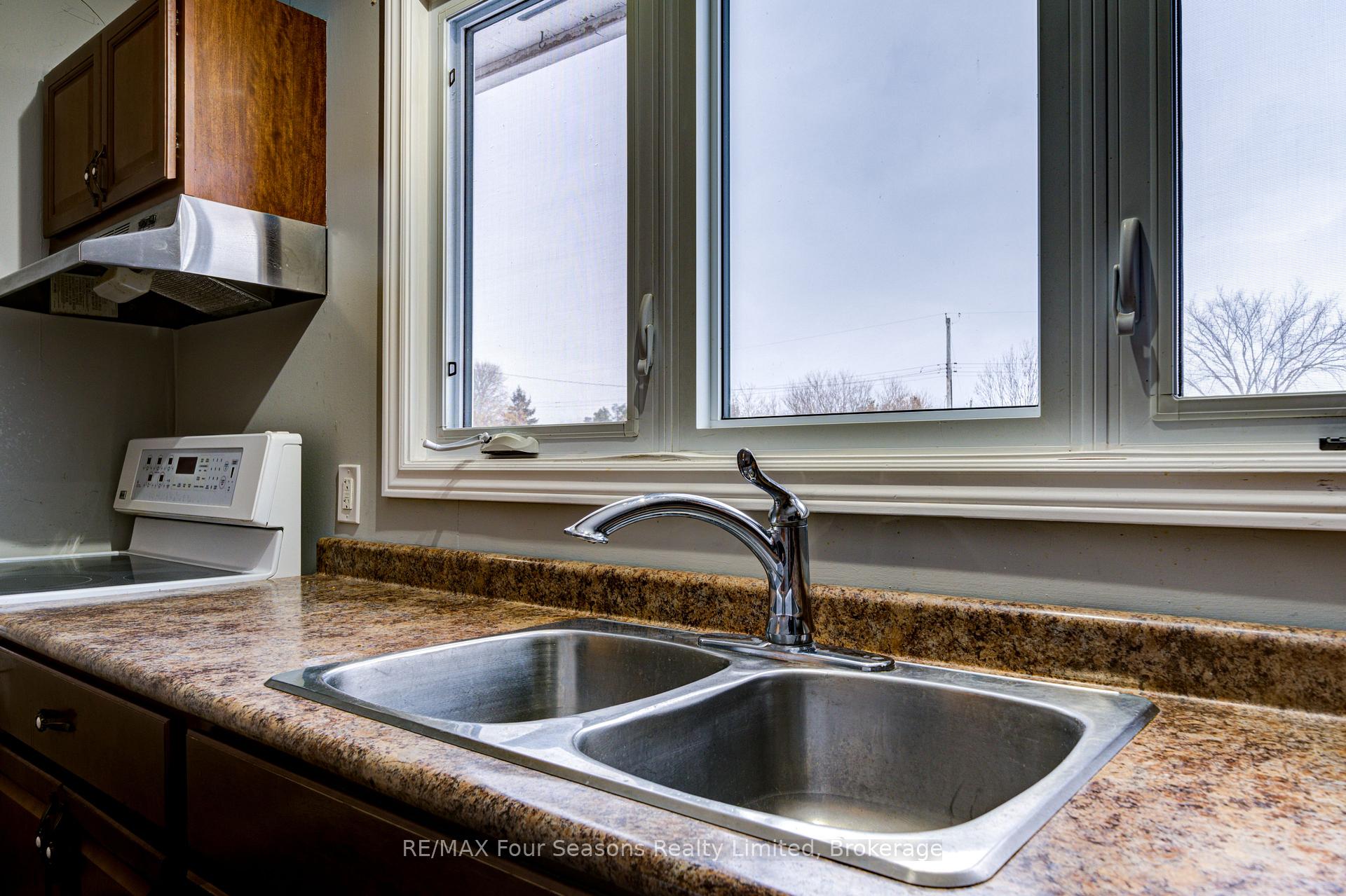 Photo 10 of 7531 County Road 91, Clearview, Stayner — HOMEH
