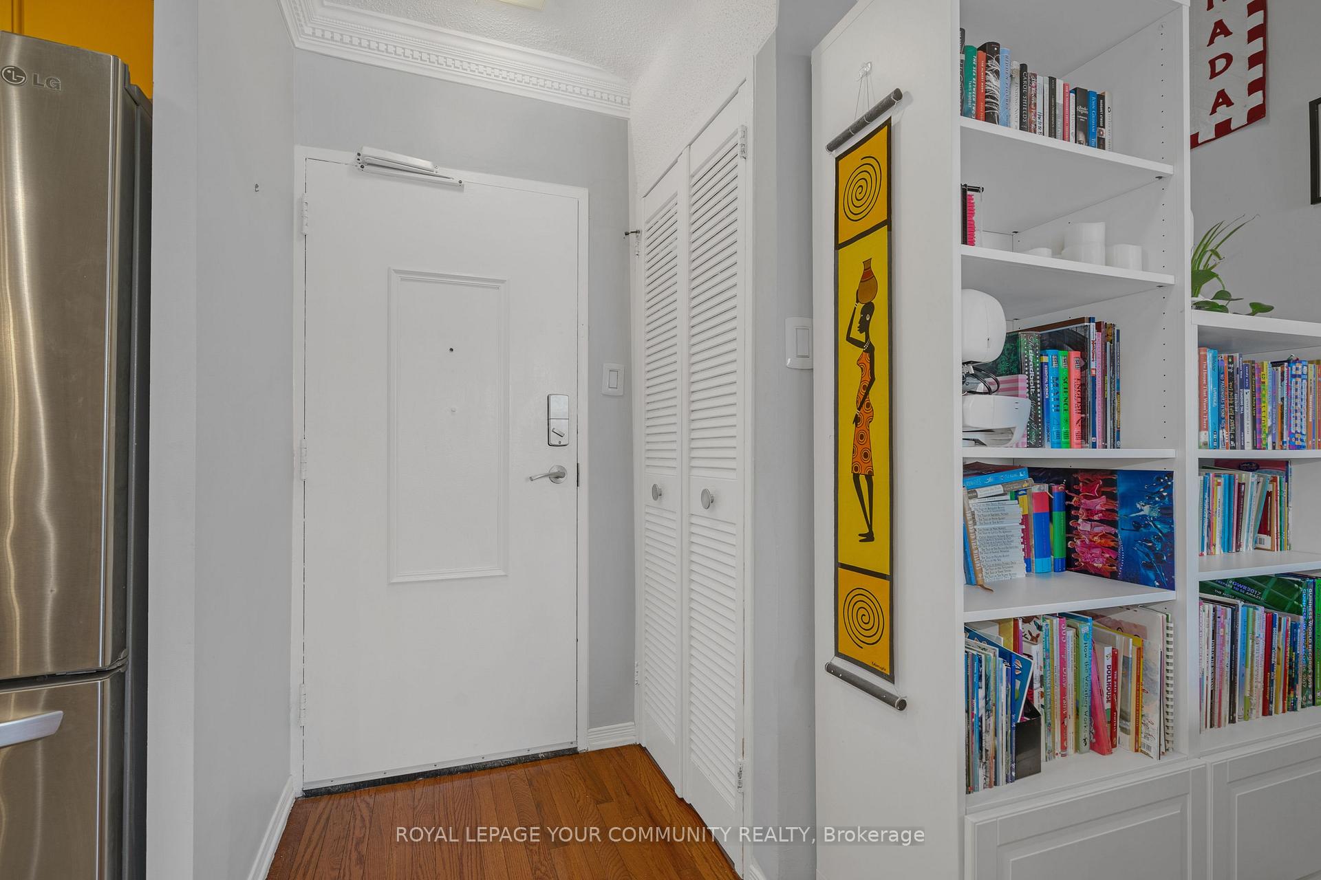 Photo 3 of Unit 254, 16 Elgin Street, Markham, Thornhill — HOMEH