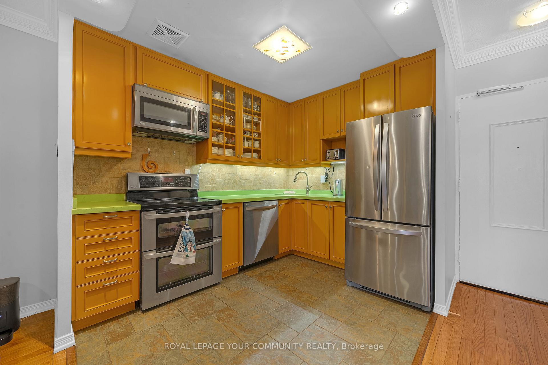 Photo 5 of Unit 254, 16 Elgin Street, Markham, Thornhill — HOMEH