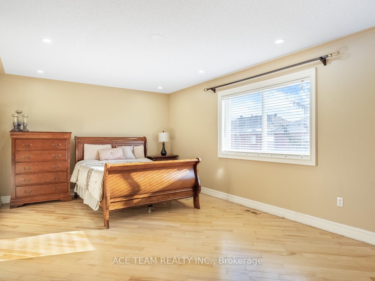 Photo 23 of 147 Hanton Crescent, Caledon, Bolton East — HOMEH