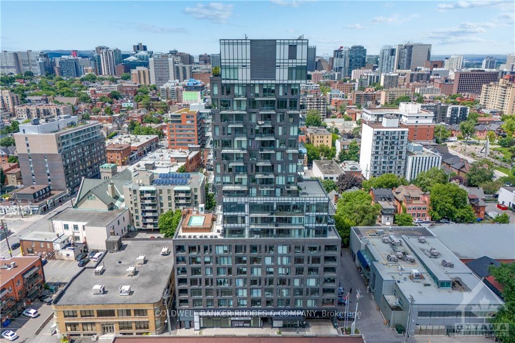 Front of Unit 1403, 203 Catherine Street