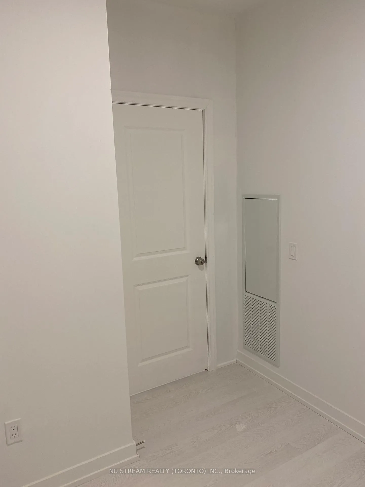 Photo 11 of Unit 714, 415 Main Street, Hamilton, Kirkendall — HOMEH