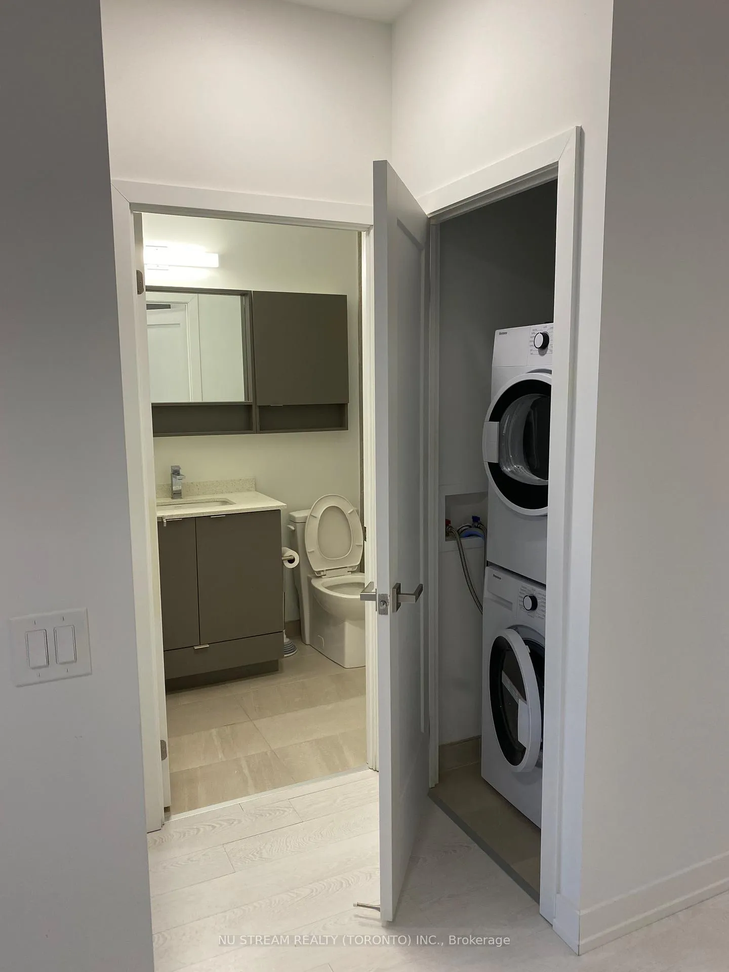 Photo 15 of Unit 714, 415 Main Street, Hamilton, Kirkendall — HOMEH