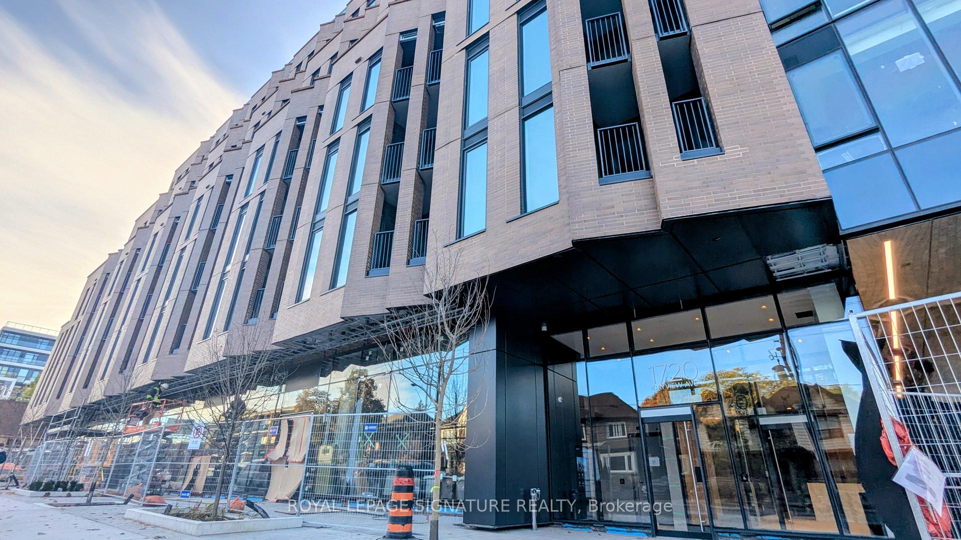 Front of Unit 205, 1720 Bayview Avenue W