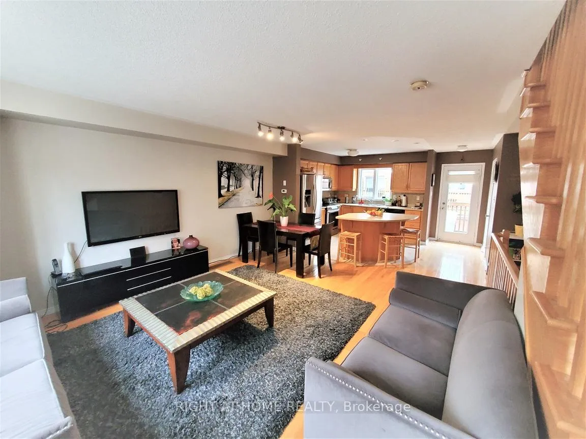 Photo 3 of Unit 3, 161 Twelfth Street, Etobicoke, New Toronto — HOMEH