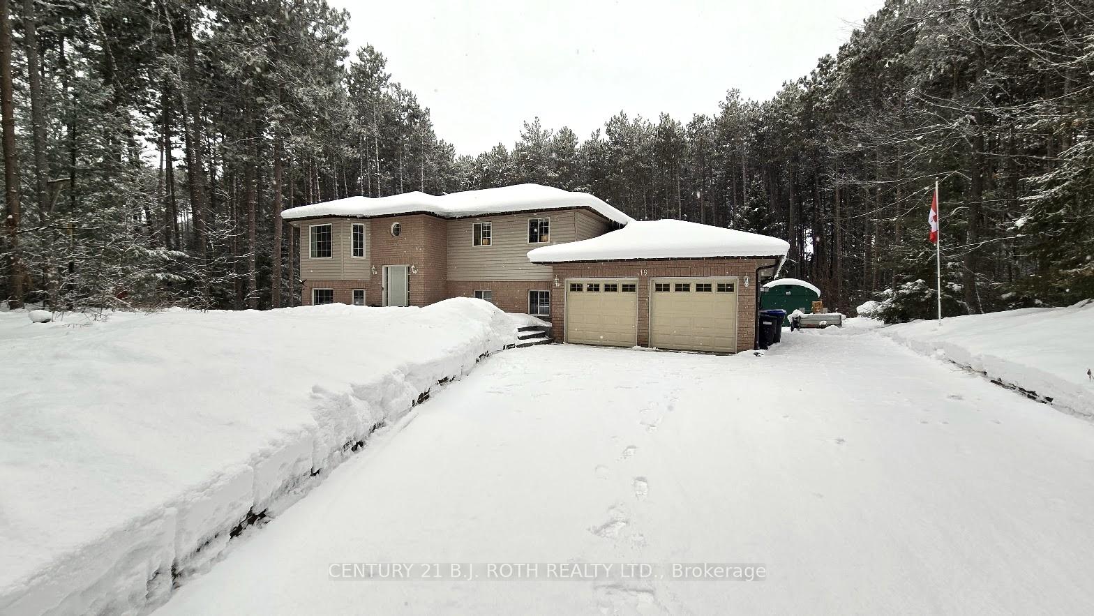 Photo 1 of 19 Fawn Crescent, Clearview, Rural Clearview — HOMEH