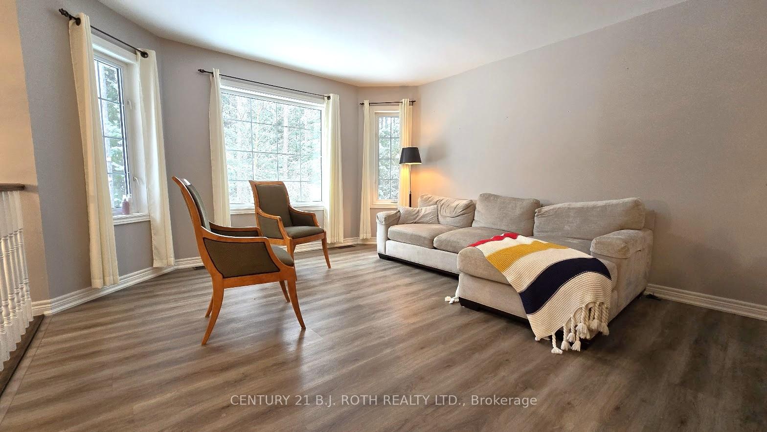 Photo 8 of 19 Fawn Crescent, Clearview, Rural Clearview — HOMEH