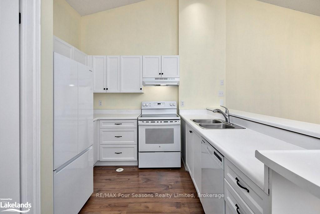 Photo 11 of Unit 34, 5 Harbour Street E, Collingwood — HOMEH