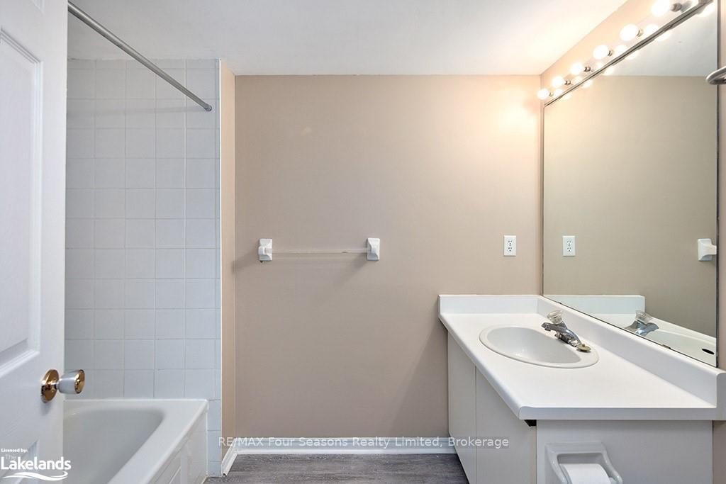 Photo 25 of Unit 34, 5 Harbour Street E, Collingwood — HOMEH