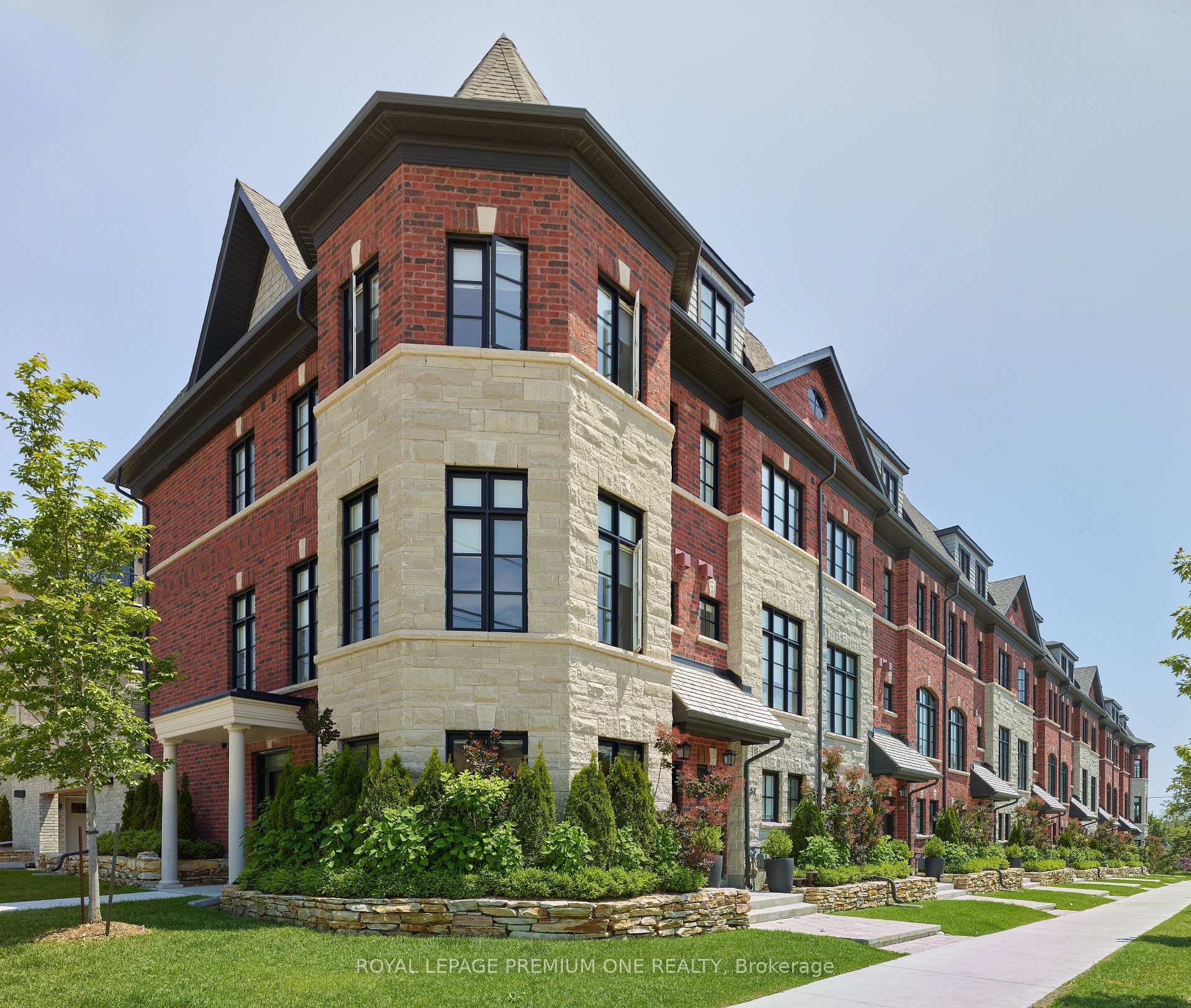 Photo 1 of Unit 64, 71 Elder Avenue, Etobicoke, Long Branch — HOMEH