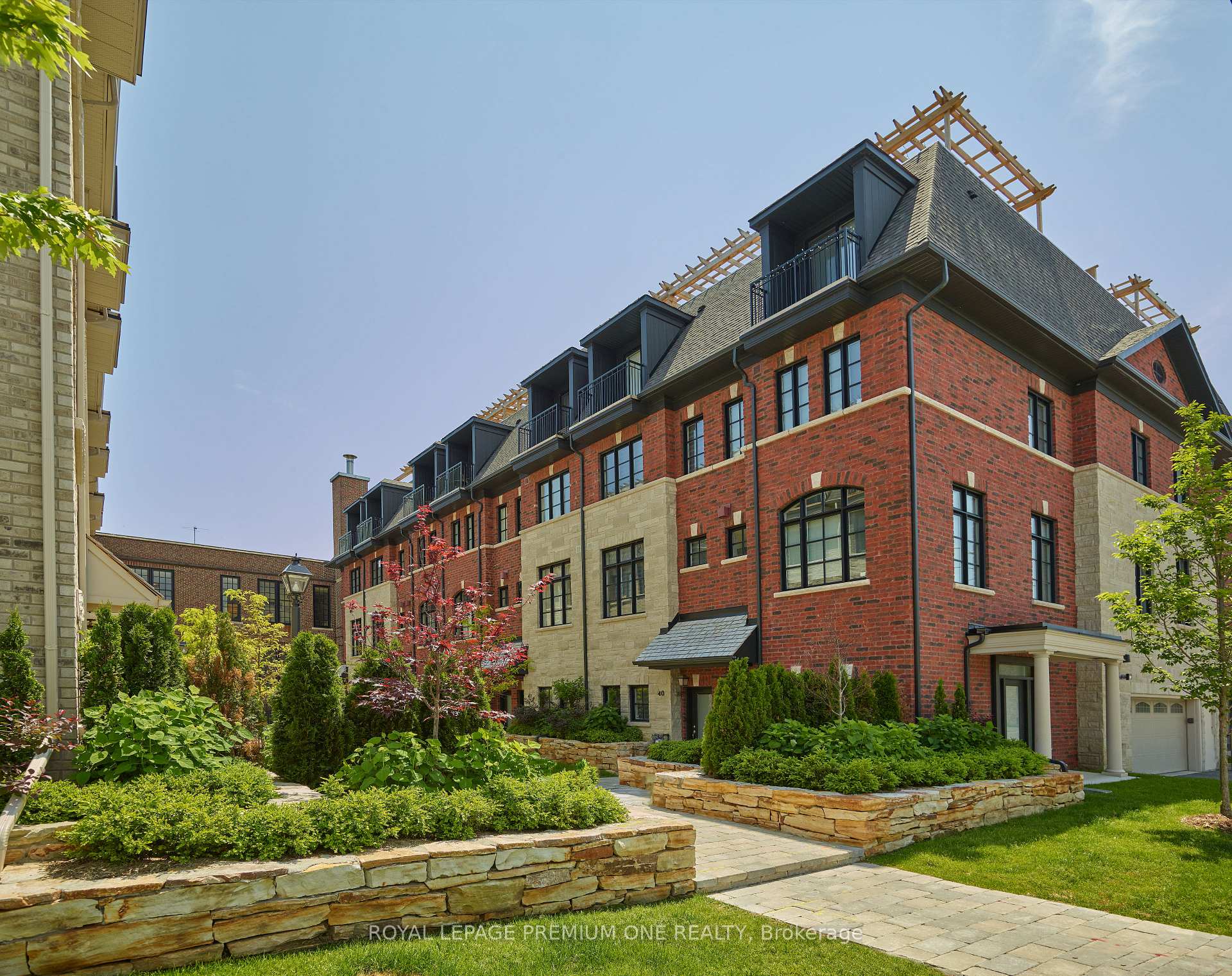 Photo 3 of Unit 64, 71 Elder Avenue, Etobicoke, Long Branch — HOMEH