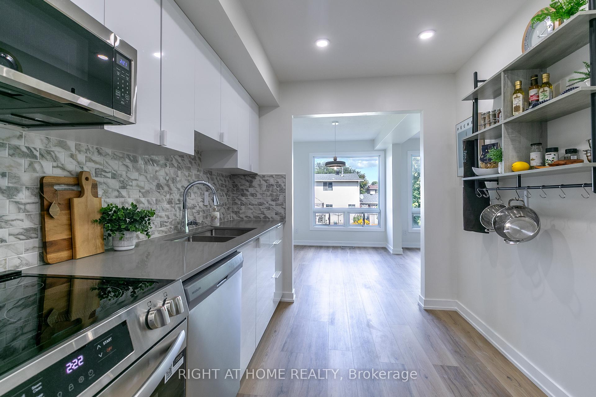 Photo 10 of Unit 15, 2669 Southvale Crescent, Ottawa, Sheffield Glen/Industrial Park — HOMEH