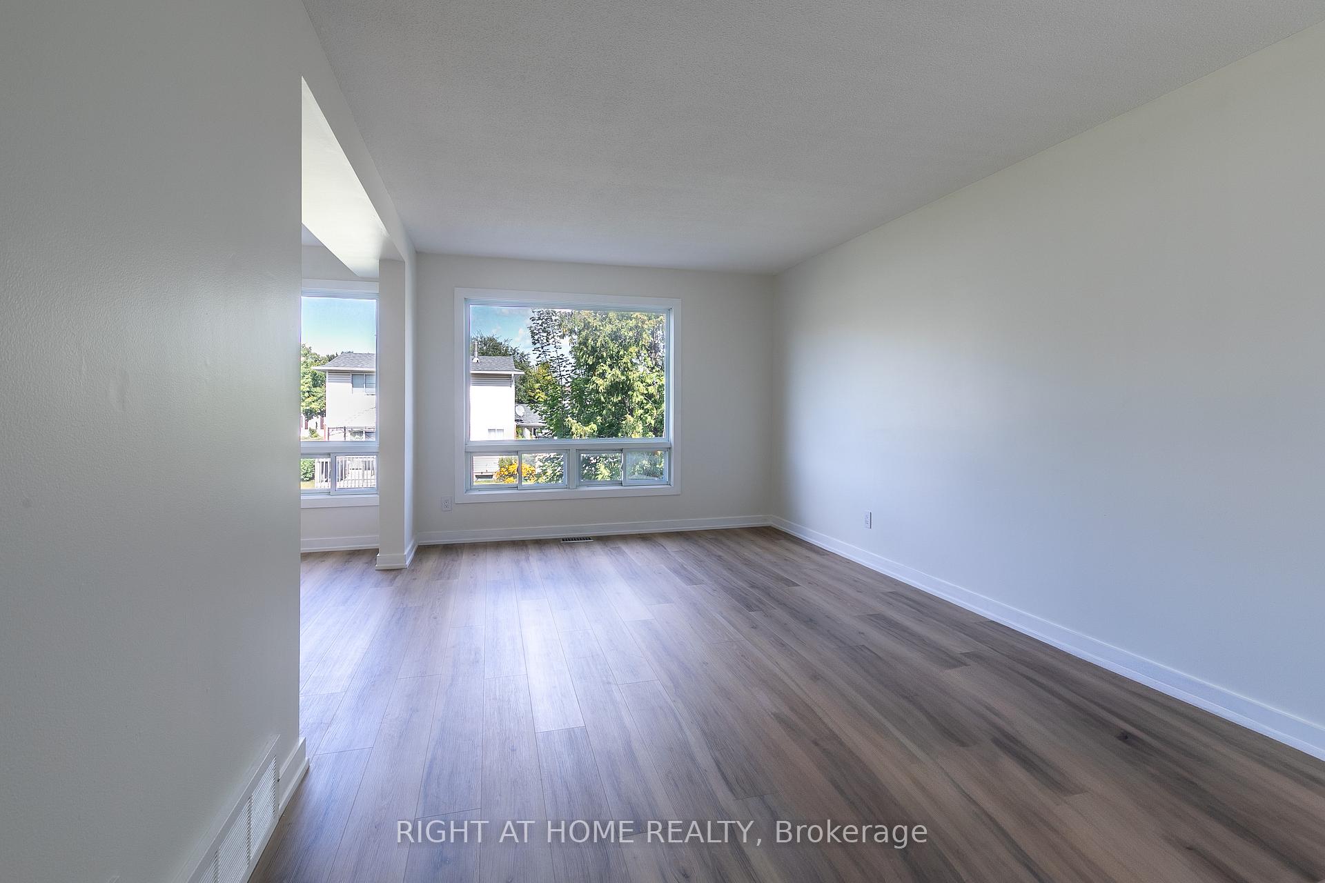 Photo 11 of Unit 15, 2669 Southvale Crescent, Ottawa, Sheffield Glen/Industrial Park — HOMEH