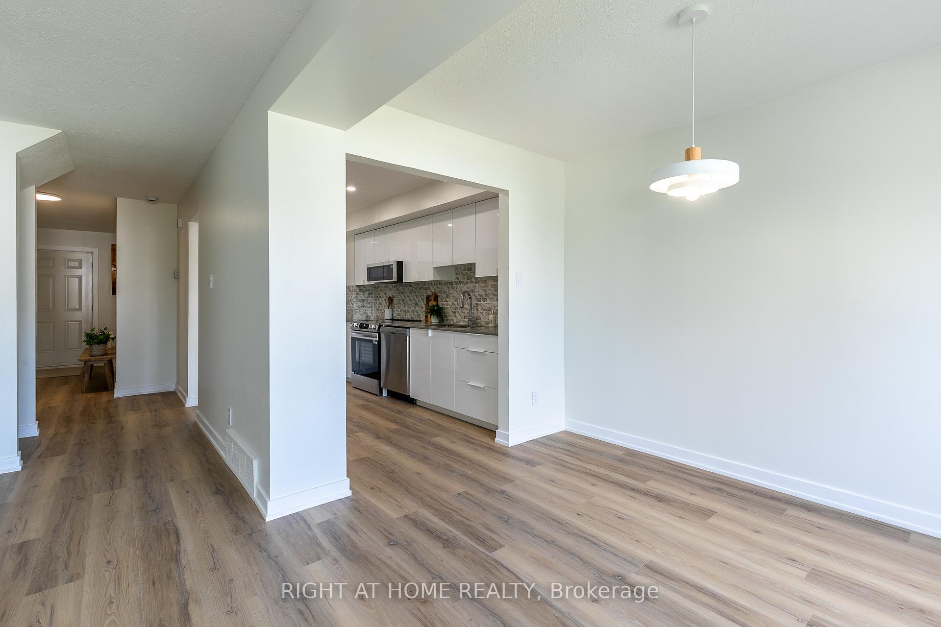 Photo 12 of Unit 15, 2669 Southvale Crescent, Ottawa, Sheffield Glen/Industrial Park — HOMEH
