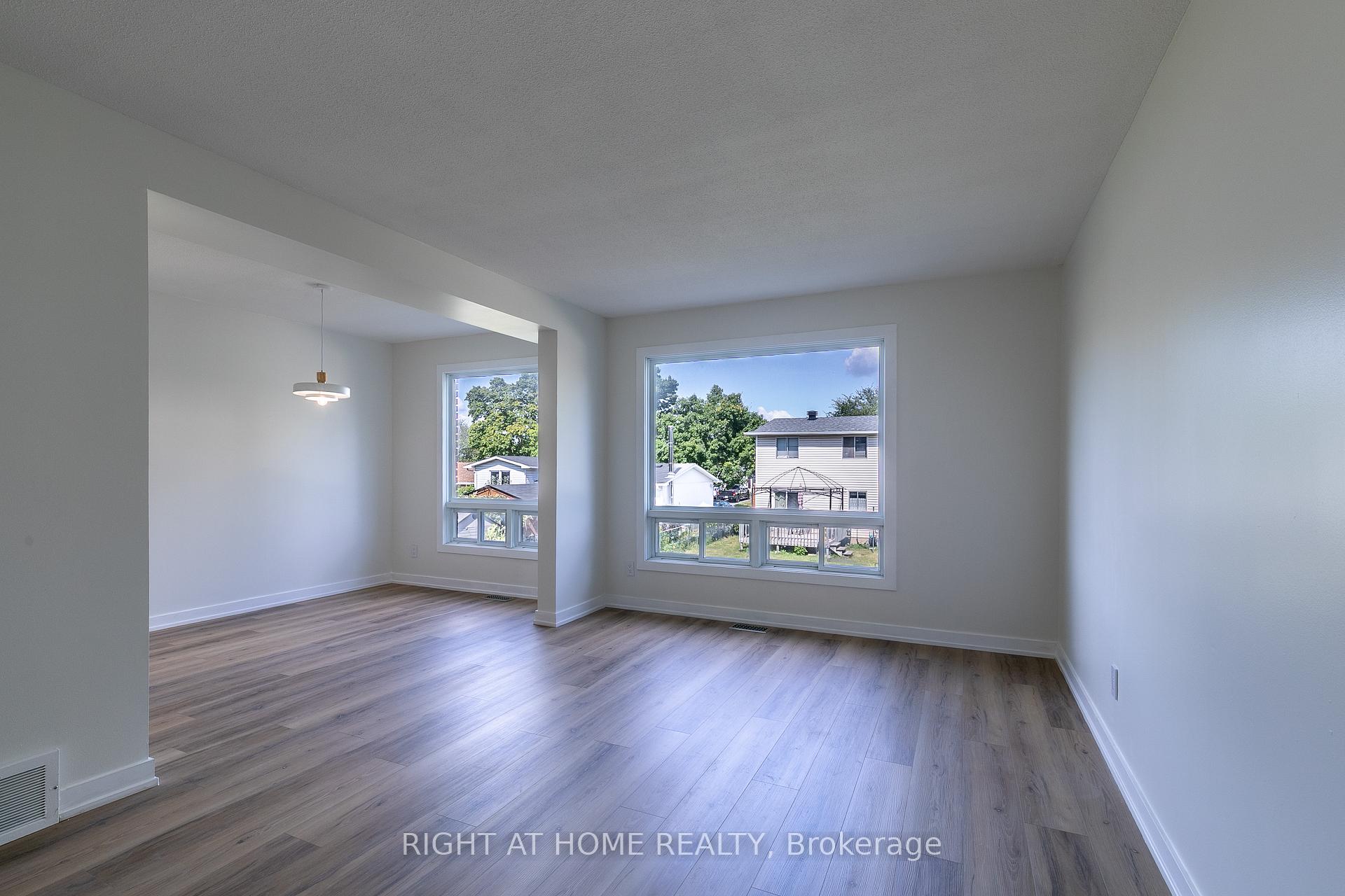 Photo 13 of Unit 15, 2669 Southvale Crescent, Ottawa, Sheffield Glen/Industrial Park — HOMEH