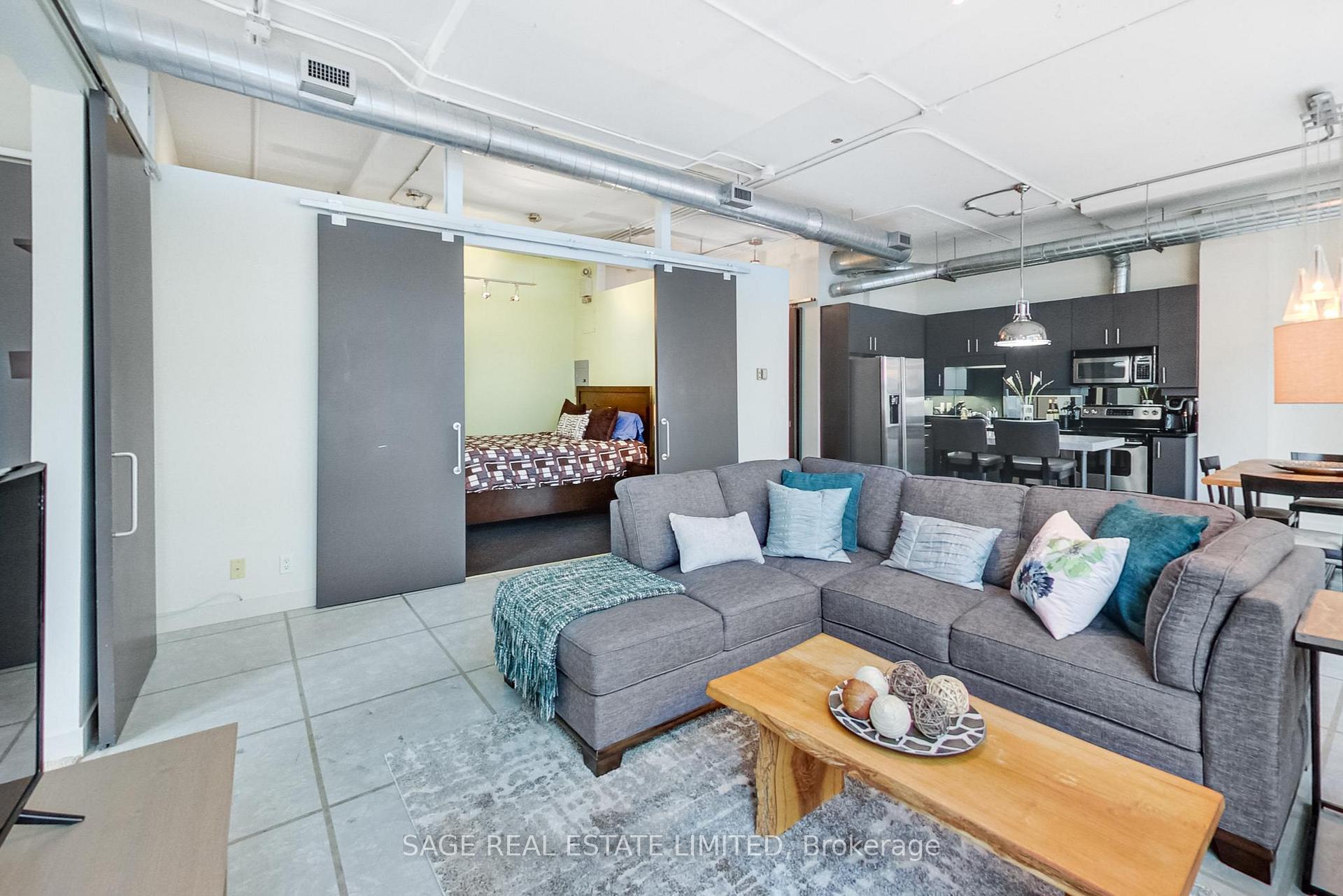 Photo 2 of Unit 208, 188 Eglinton Avenue E, Toronto, Mount Pleasant West — HOMEH