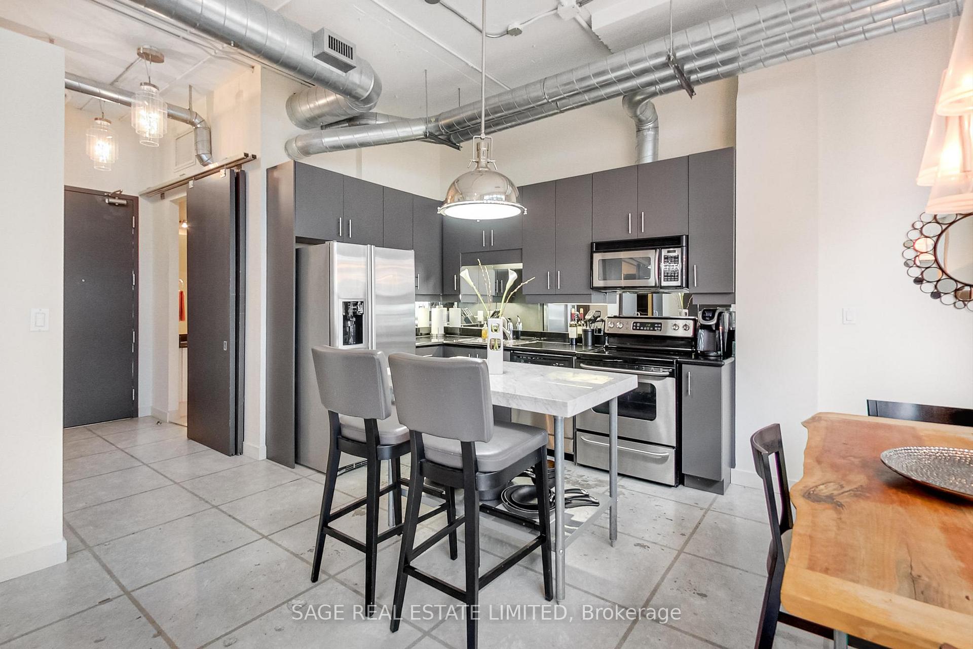 Photo 4 of Unit 208, 188 Eglinton Avenue E, Toronto, Mount Pleasant West — HOMEH