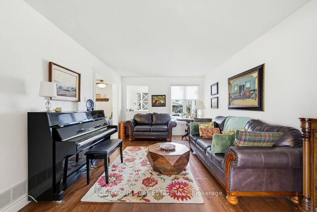 Photo 4 of 706 Levac Drive, Ottawa, Fallingbrook/Pineridge — HOMEH
