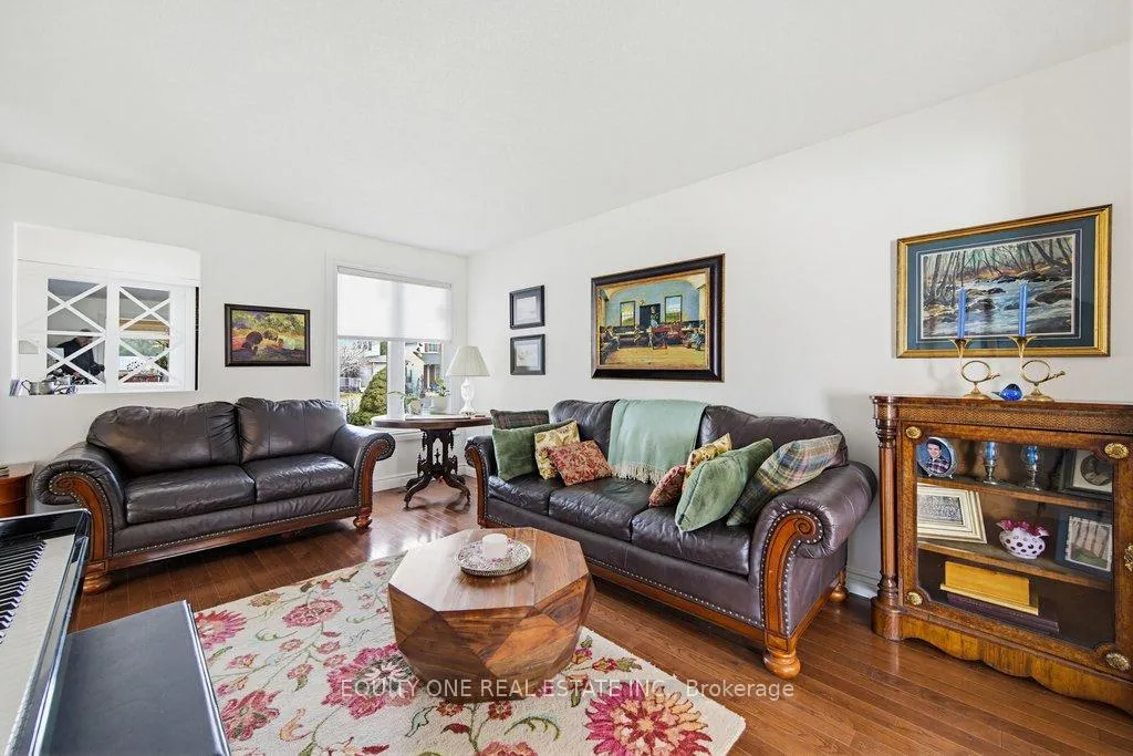 Photo 5 of 706 Levac Drive, Ottawa, Fallingbrook/Pineridge — HOMEH