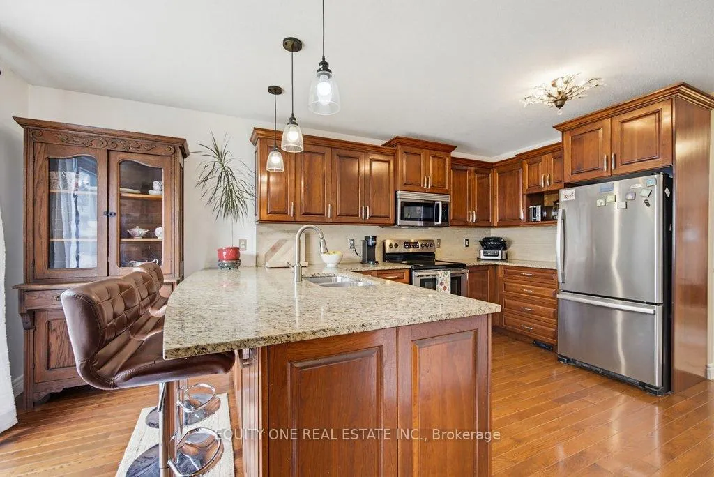 Photo 6 of 706 Levac Drive, Ottawa, Fallingbrook/Pineridge — HOMEH