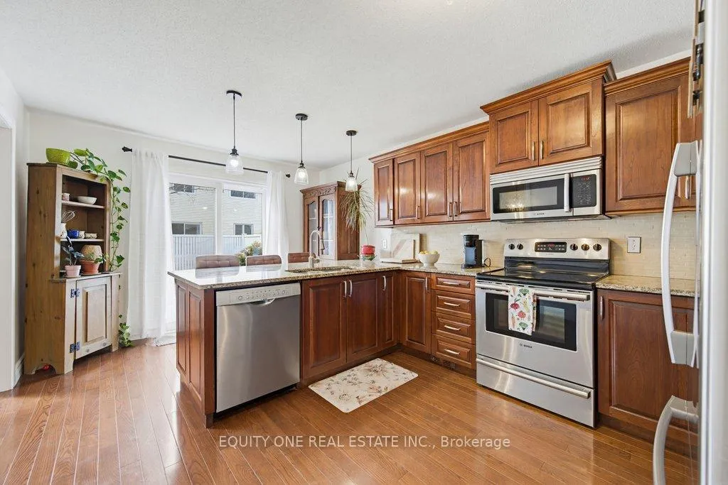 Photo 8 of 706 Levac Drive, Ottawa, Fallingbrook/Pineridge — HOMEH
