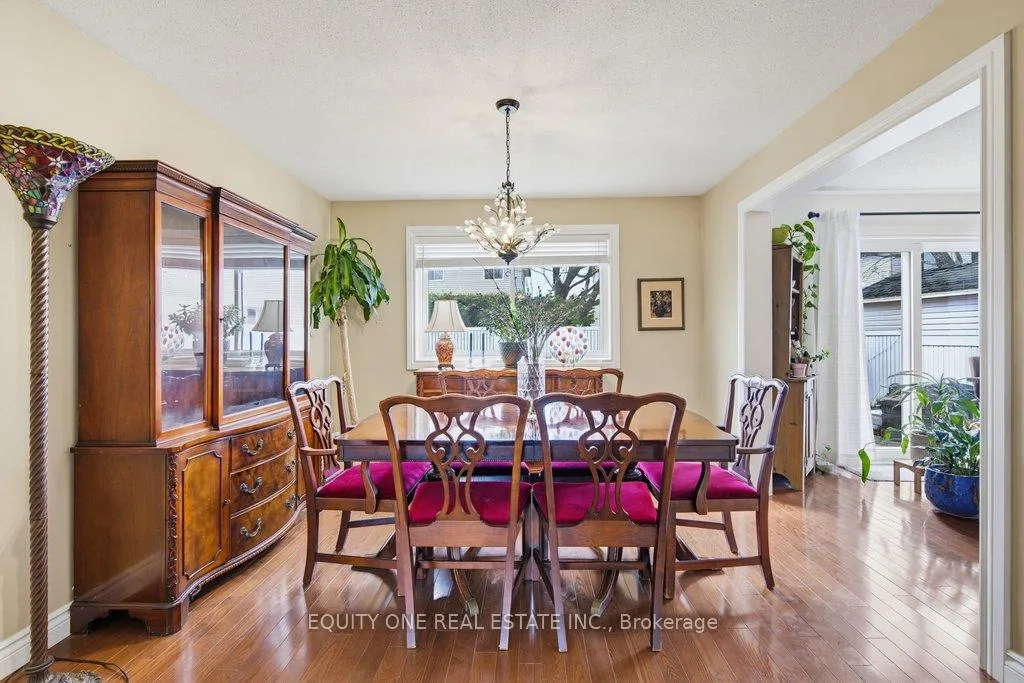 Photo 13 of 706 Levac Drive, Ottawa, Fallingbrook/Pineridge — HOMEH