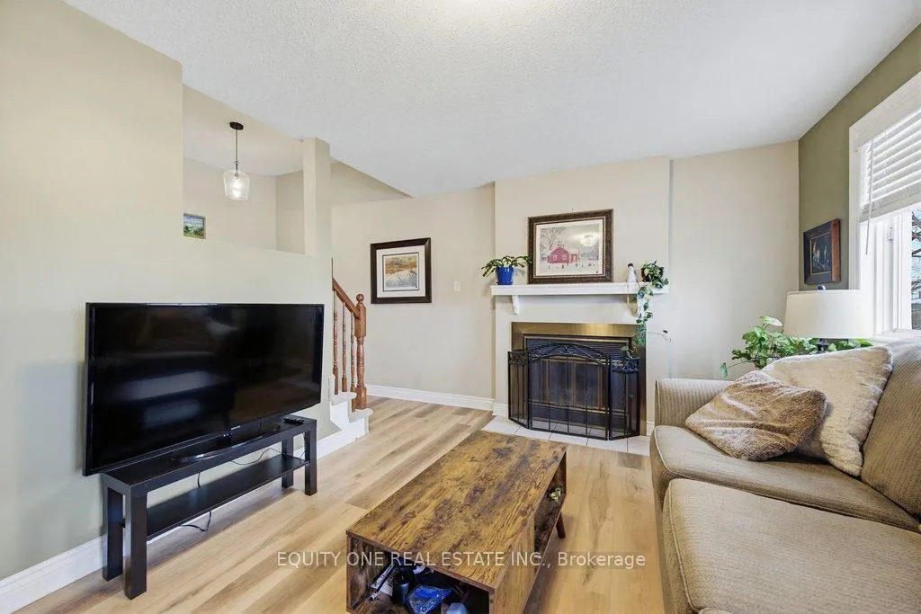 Photo 17 of 706 Levac Drive, Ottawa, Fallingbrook/Pineridge — HOMEH
