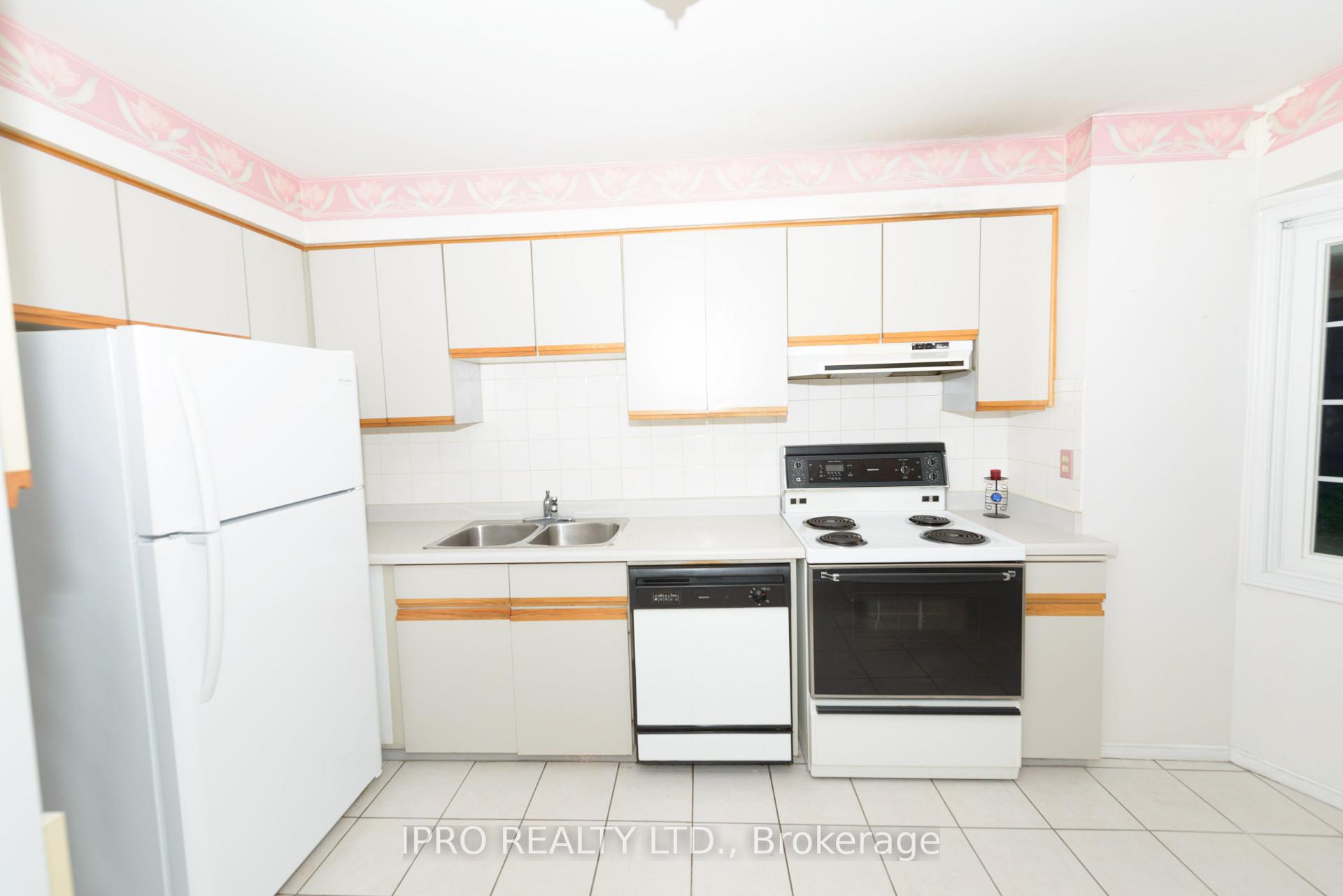 Photo 5 of Unit 28, 38 Elora Drive, Hamilton, Fessenden — HOMEH