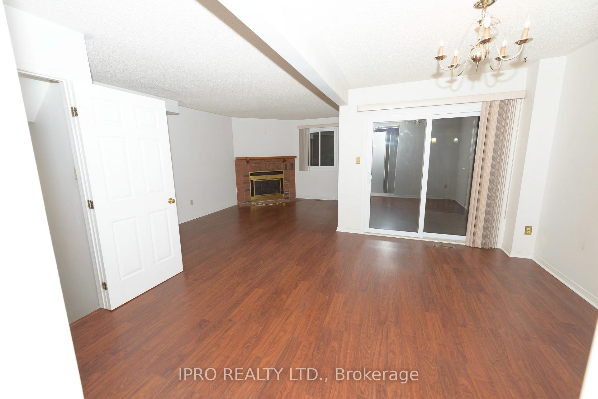 Photo 6 of Unit 28, 38 Elora Drive, Hamilton, Fessenden — HOMEH