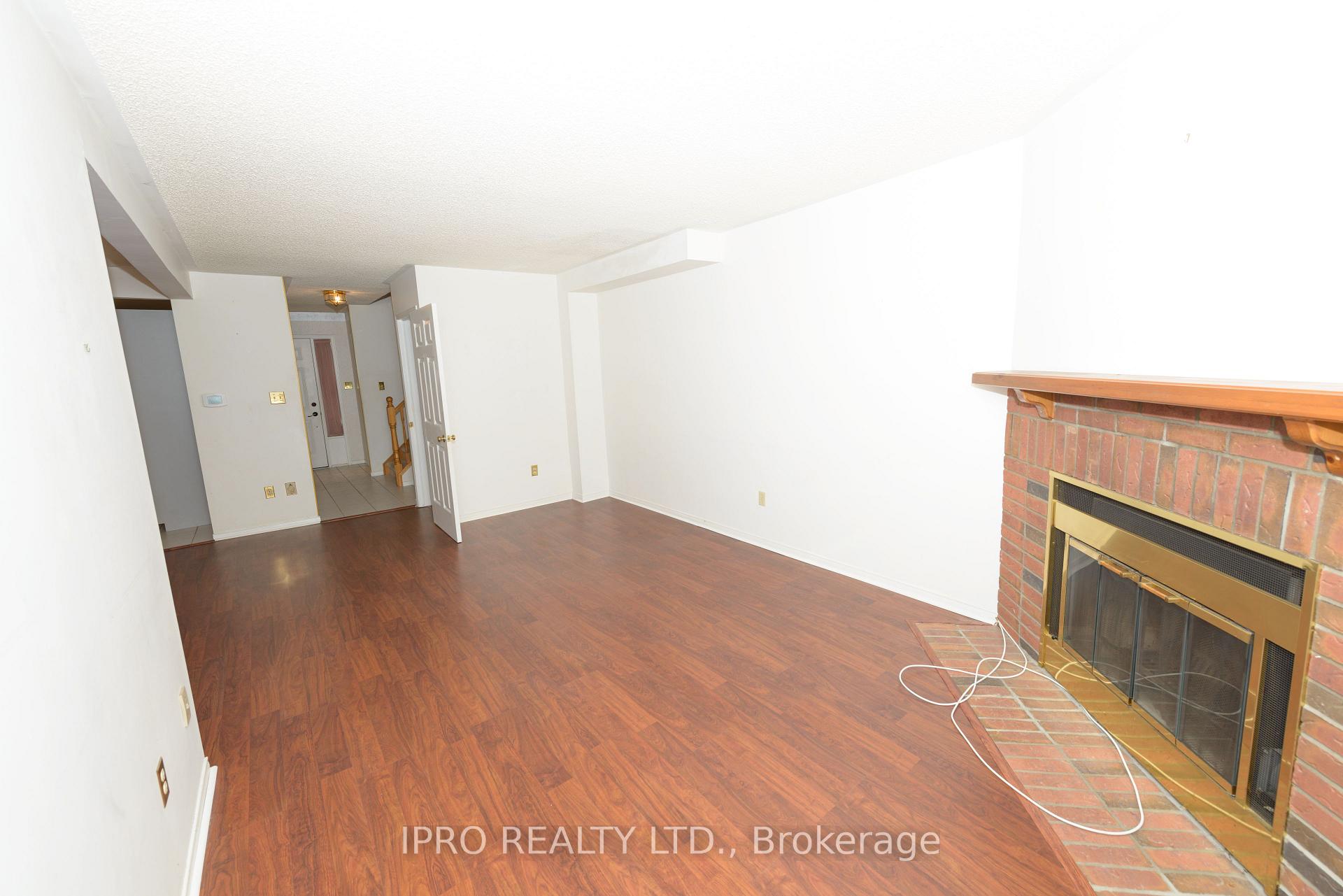 Photo 8 of Unit 28, 38 Elora Drive, Hamilton, Fessenden — HOMEH