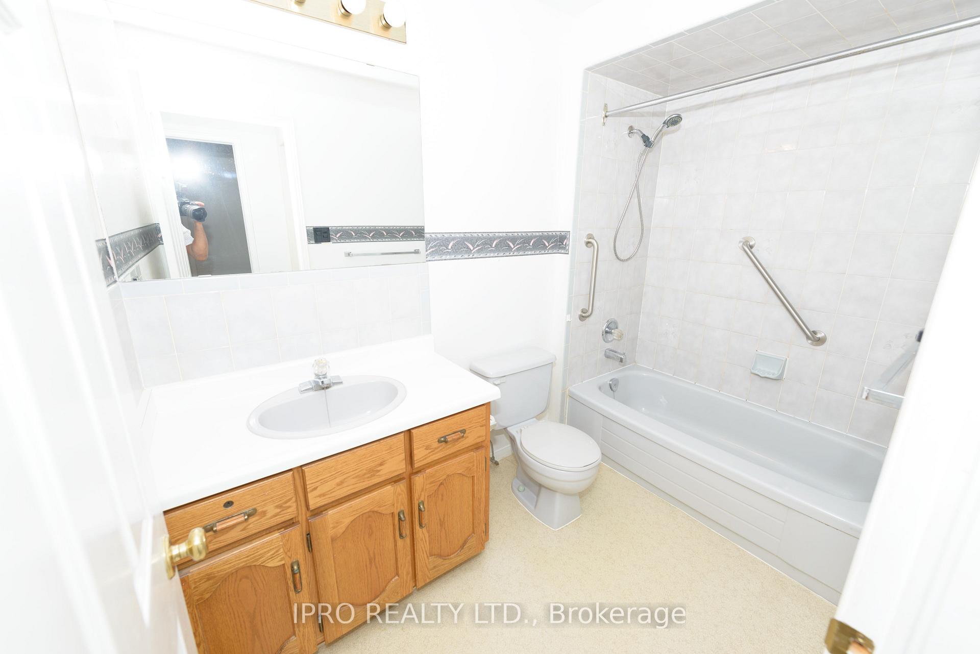 Photo 10 of Unit 28, 38 Elora Drive, Hamilton, Fessenden — HOMEH