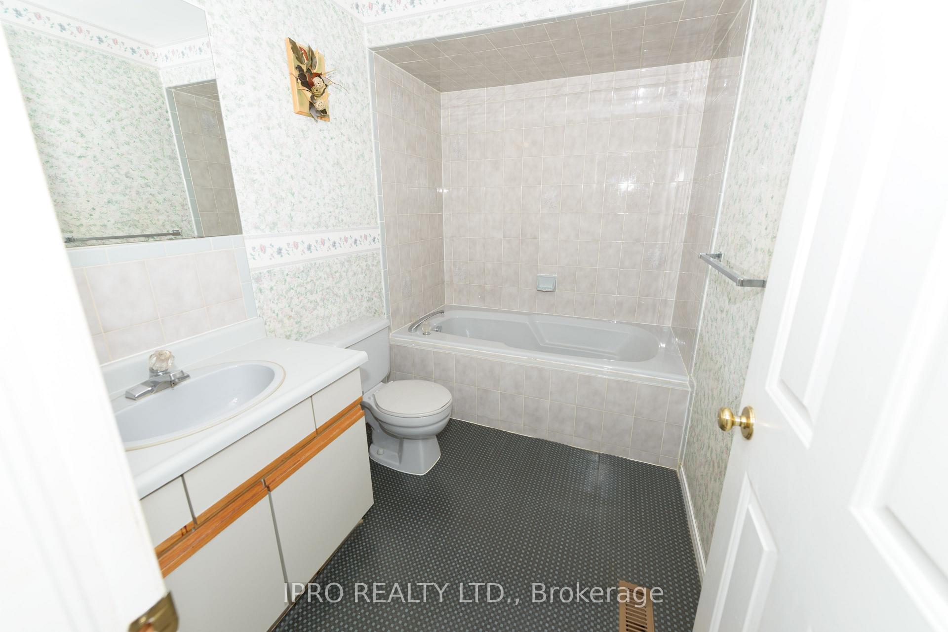 Photo 15 of Unit 28, 38 Elora Drive, Hamilton, Fessenden — HOMEH