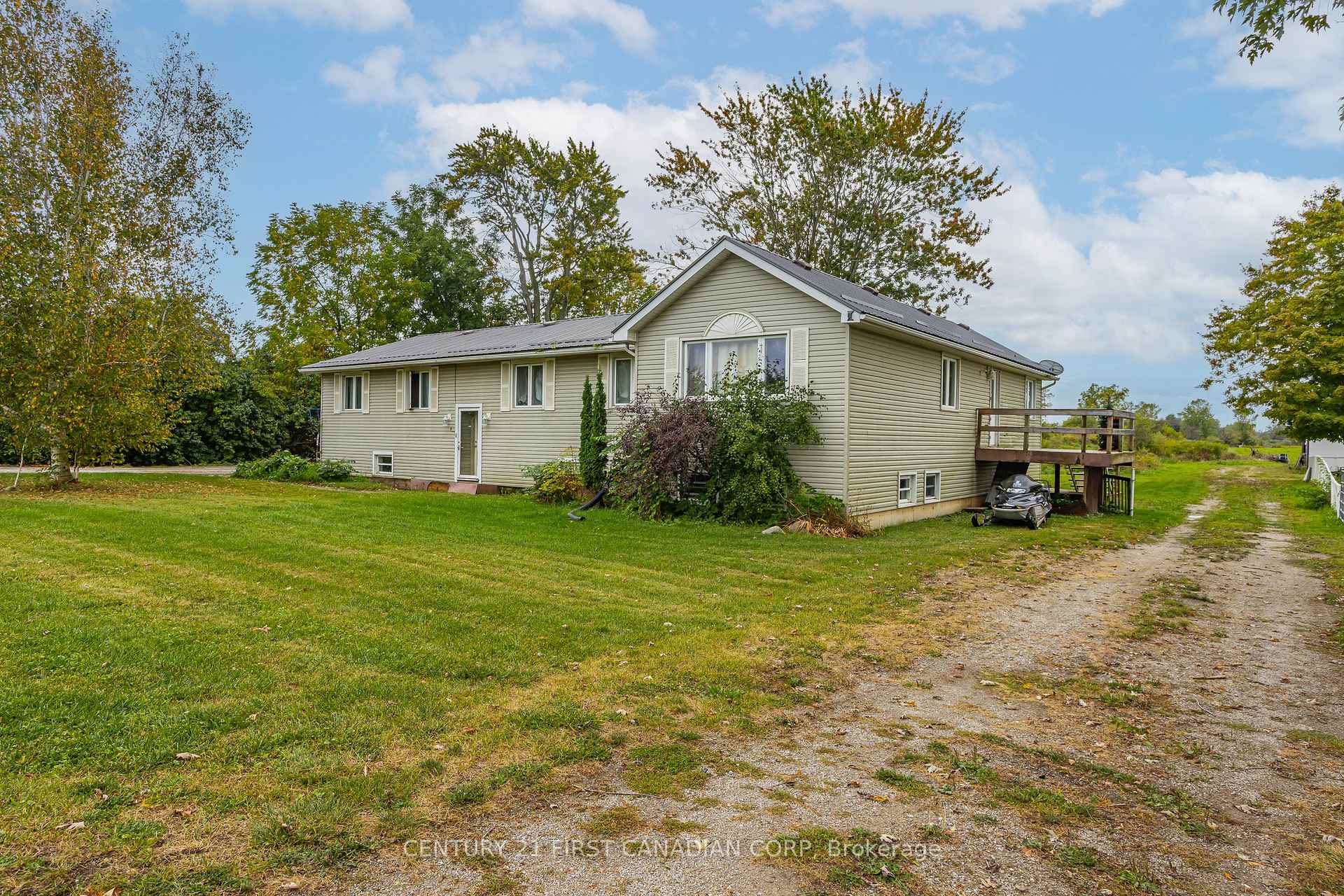 Photo 3 of 10213 Iona Road, Dutton/Dunwich, Iona — HOMEH
