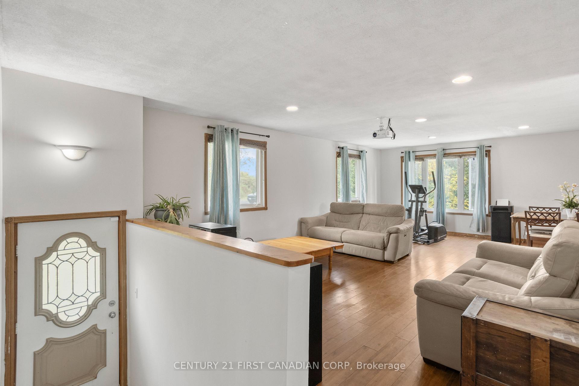 Photo 4 of 10213 Iona Road, Dutton/Dunwich, Iona — HOMEH
