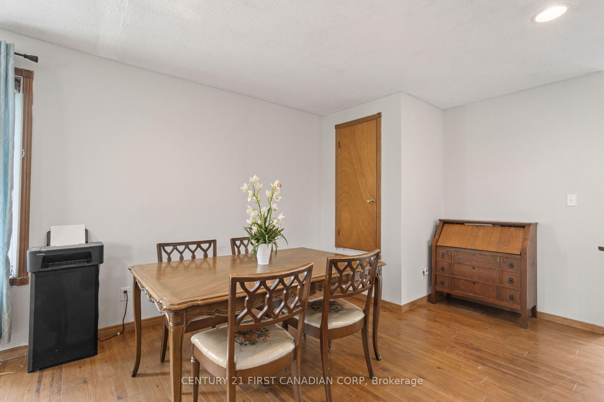Photo 6 of 10213 Iona Road, Dutton/Dunwich, Iona — HOMEH