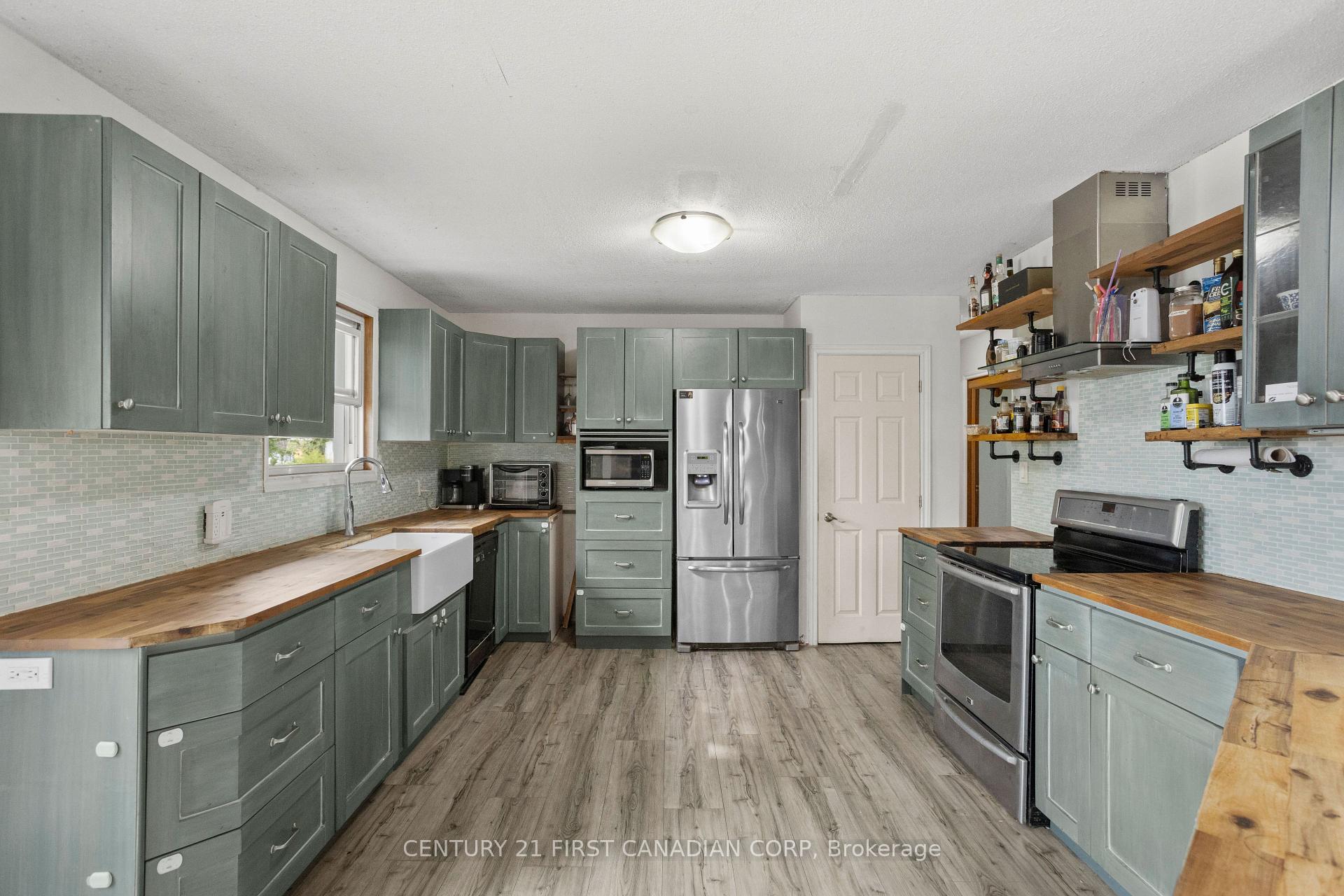 Photo 10 of 10213 Iona Road, Dutton/Dunwich, Iona — HOMEH