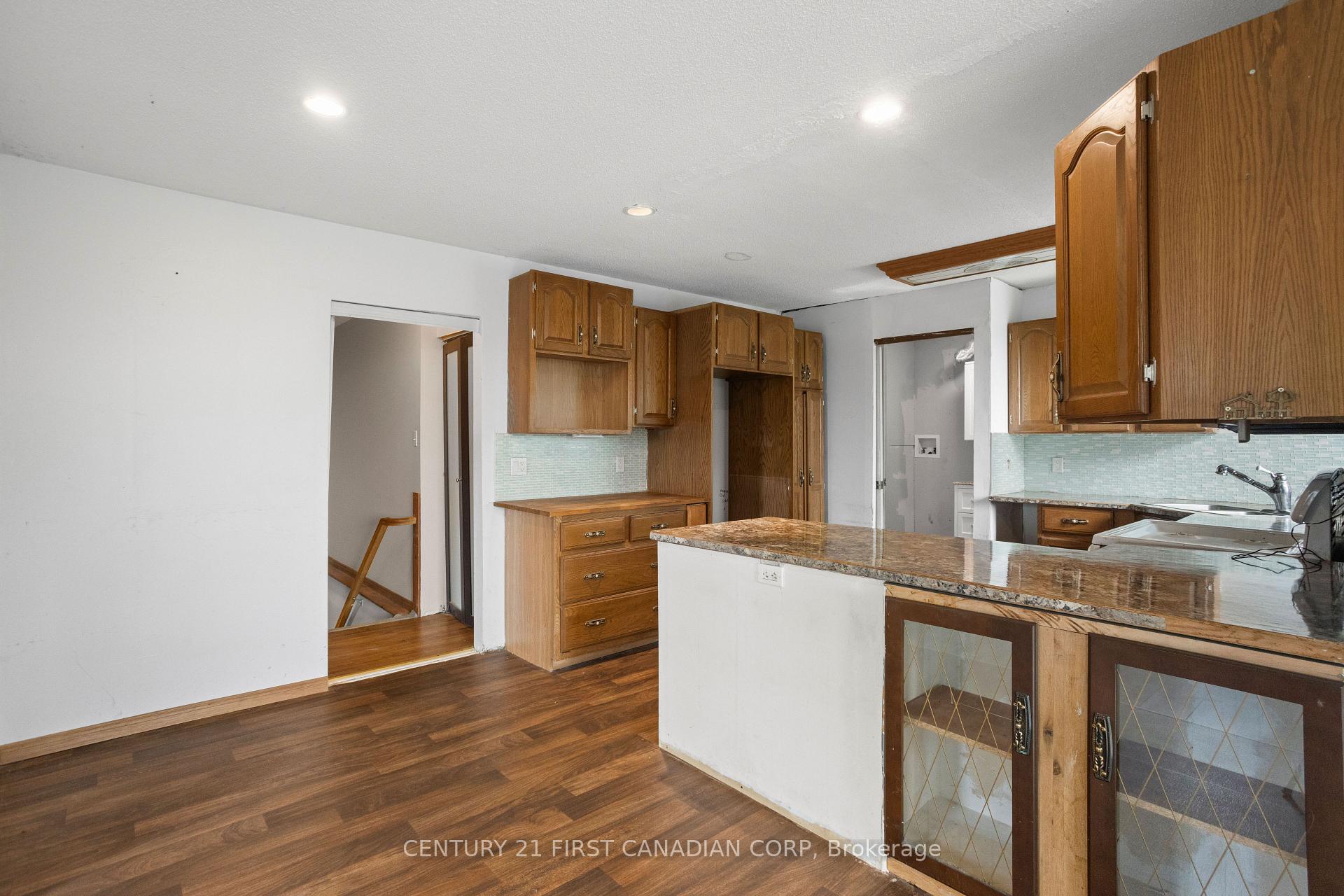 Photo 23 of 10213 Iona Road, Dutton/Dunwich, Iona — HOMEH
