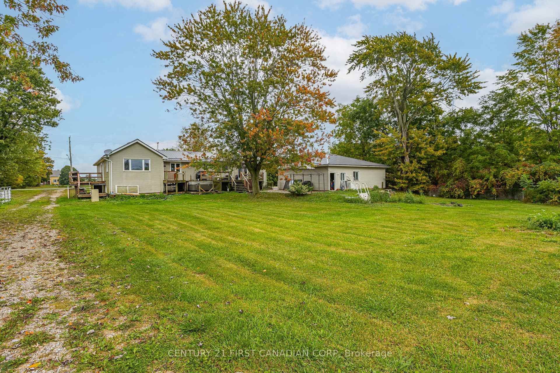 Photo 40 of 10213 Iona Road, Dutton/Dunwich, Iona — HOMEH