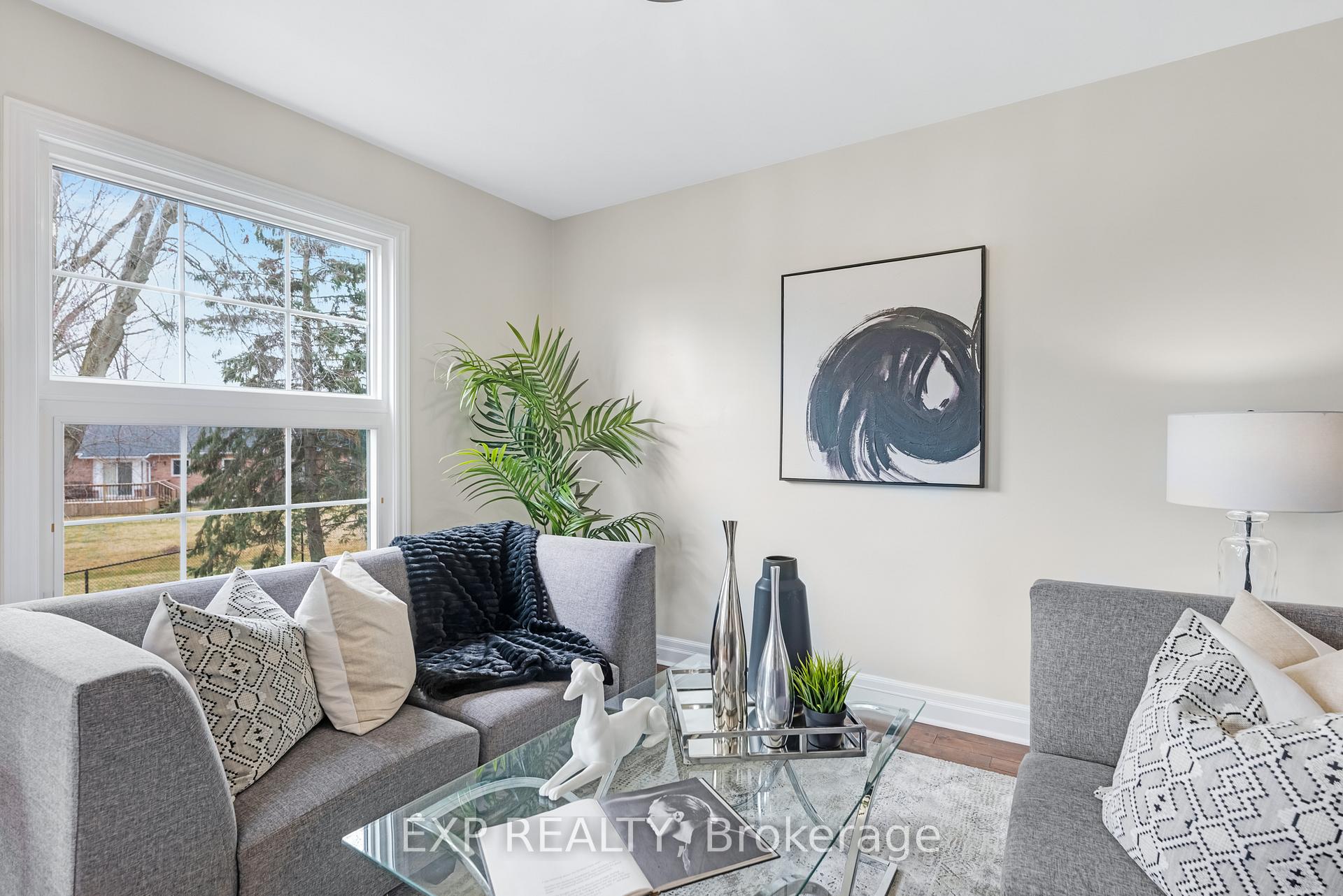 Photo 7 of 6 Adams Court, Uxbridge — HOMEH