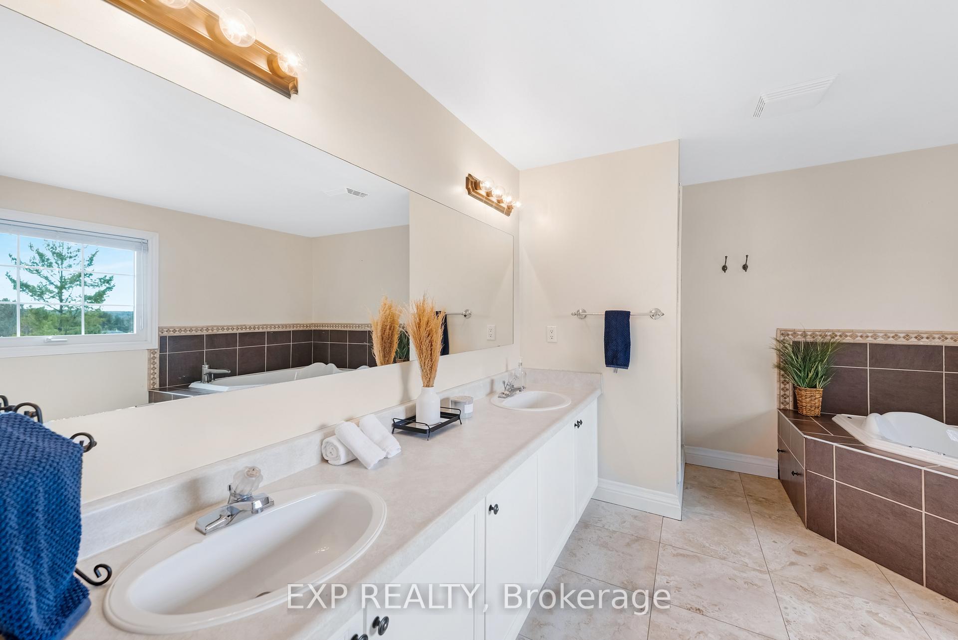 Photo 20 of 6 Adams Court, Uxbridge — HOMEH