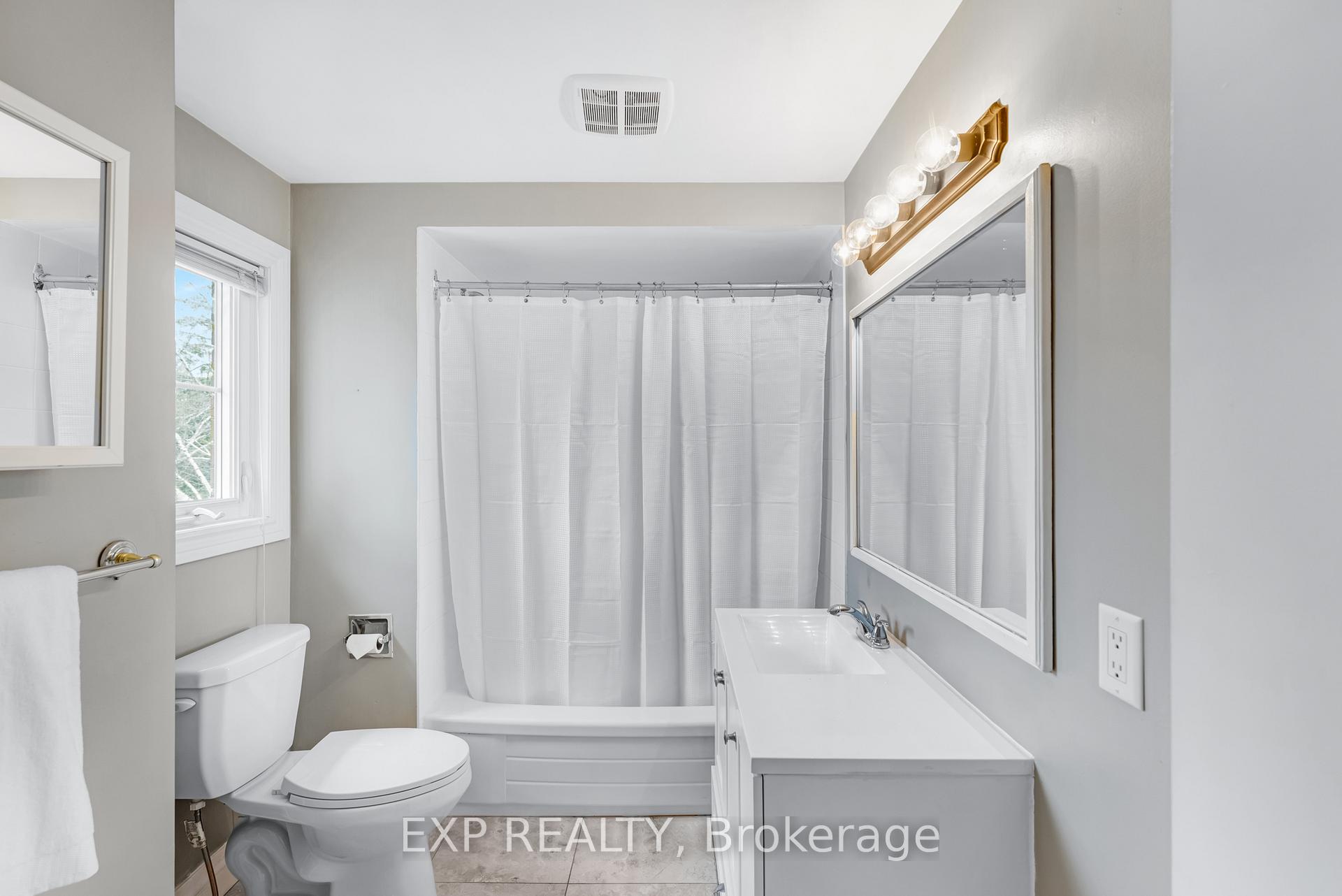 Photo 25 of 6 Adams Court, Uxbridge — HOMEH